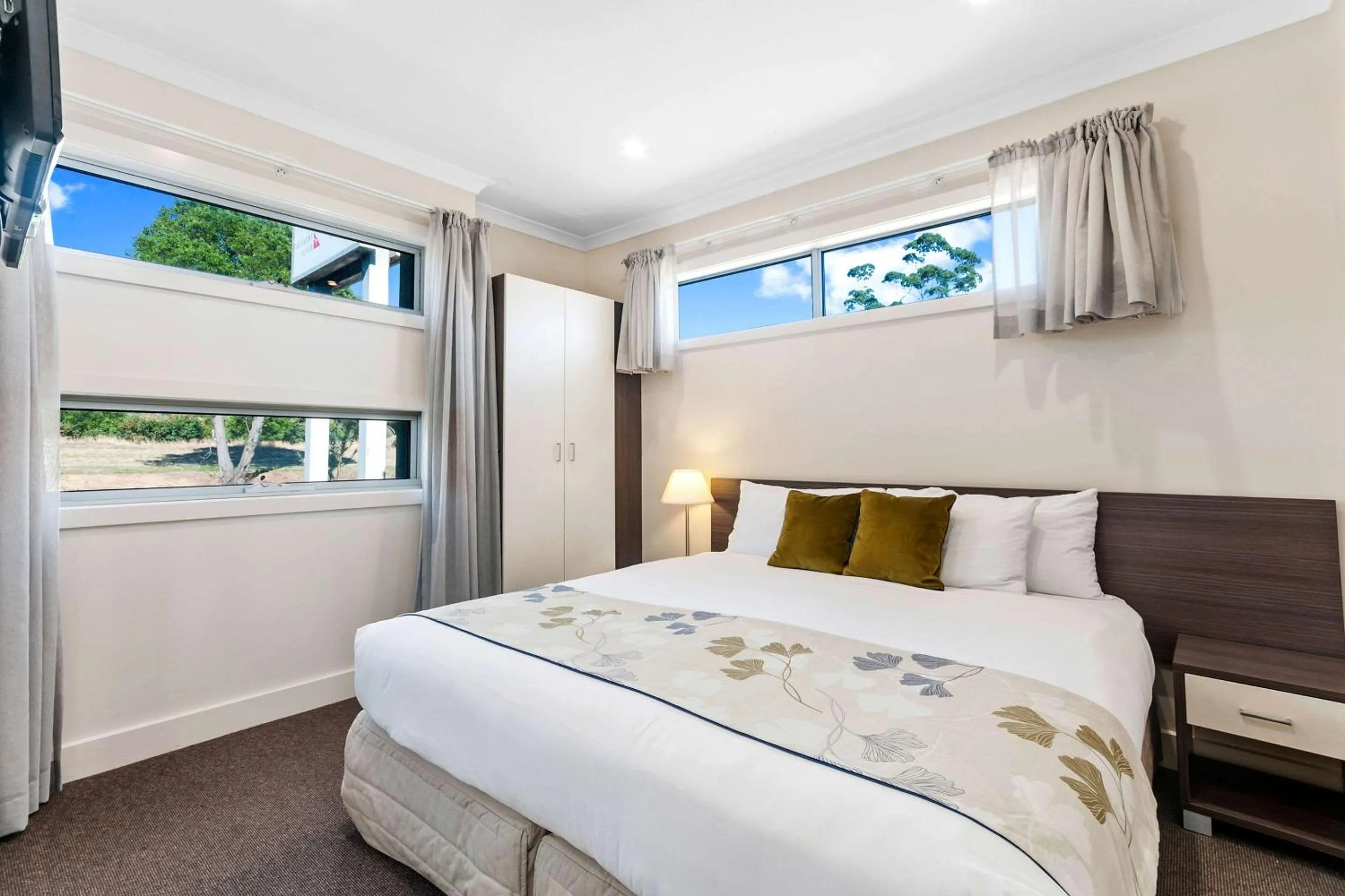 Two Bedroom Suite in Comfort Inn & Suites Warragul