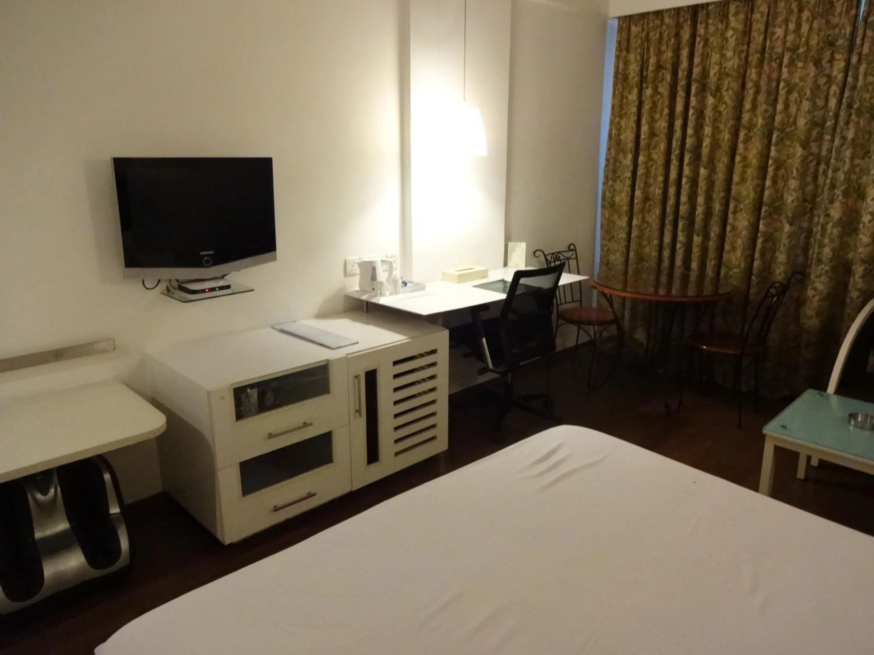 Club Double or Twin Room - single occupancy in The Central Court