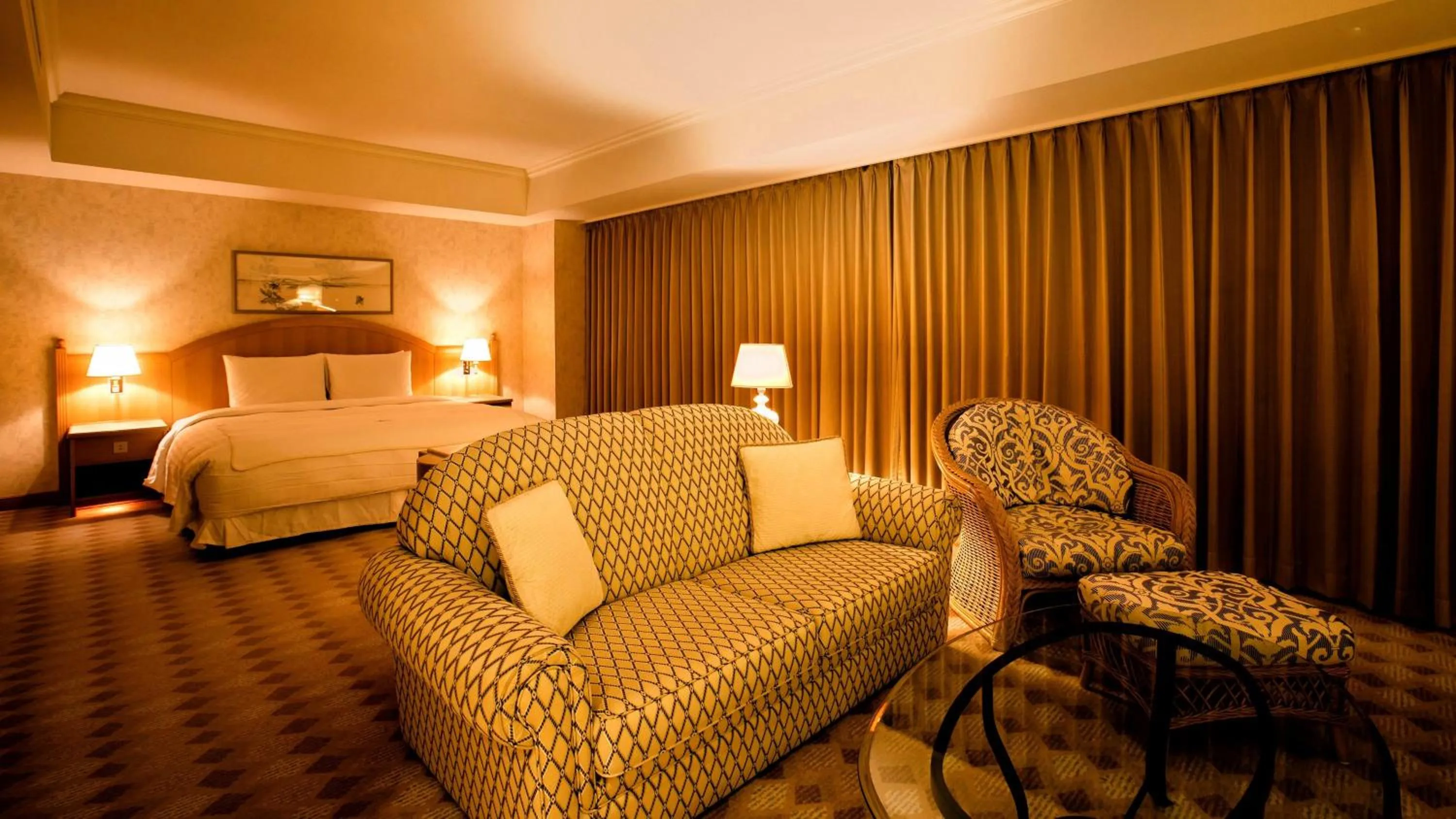 King Suite with Sea Side in Vignette Collection The Windsor Hotel TOYA by IHG