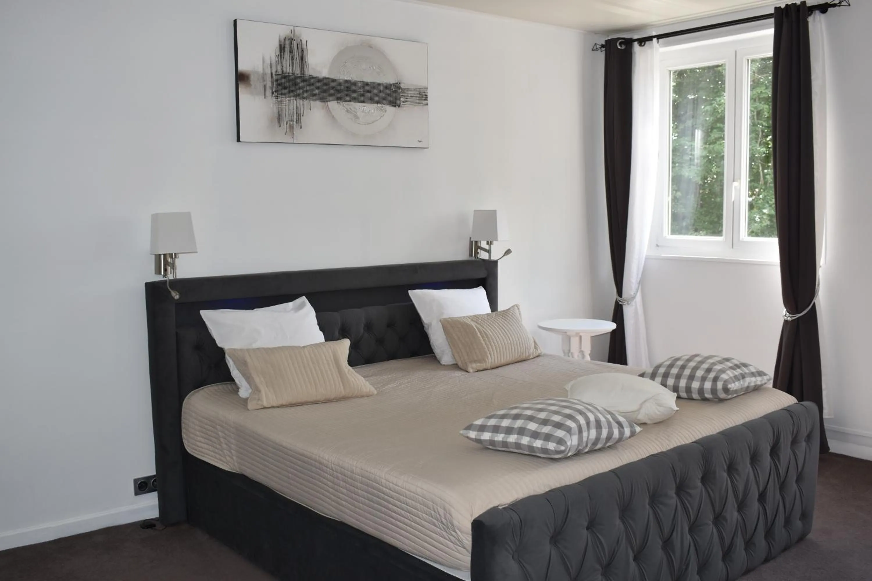 Suite with Spa Bath in Logis Manoir de Fourcy