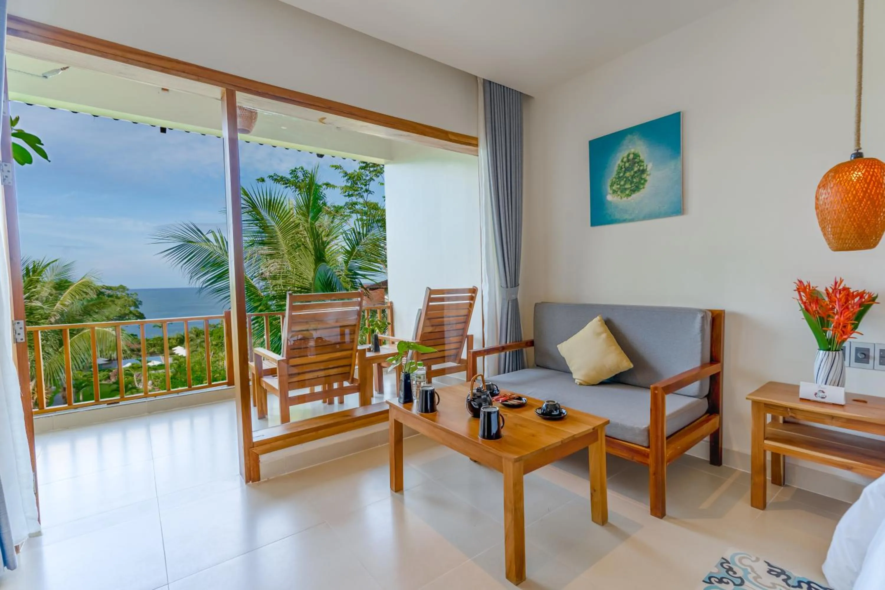 Connecting Door Deluxe Ocean View in Camia Resort & Spa