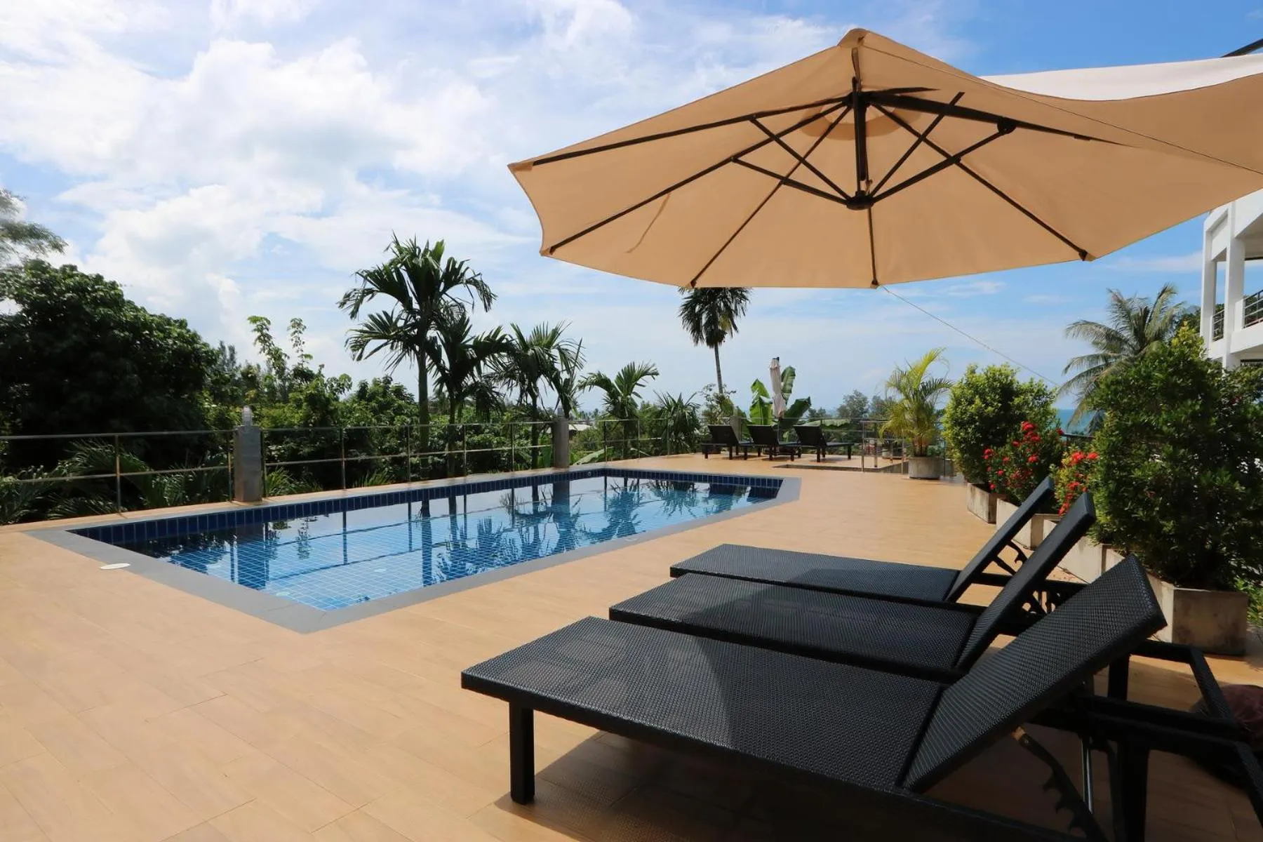 Deluxe Double Room with Sea View in White Flower Lanta