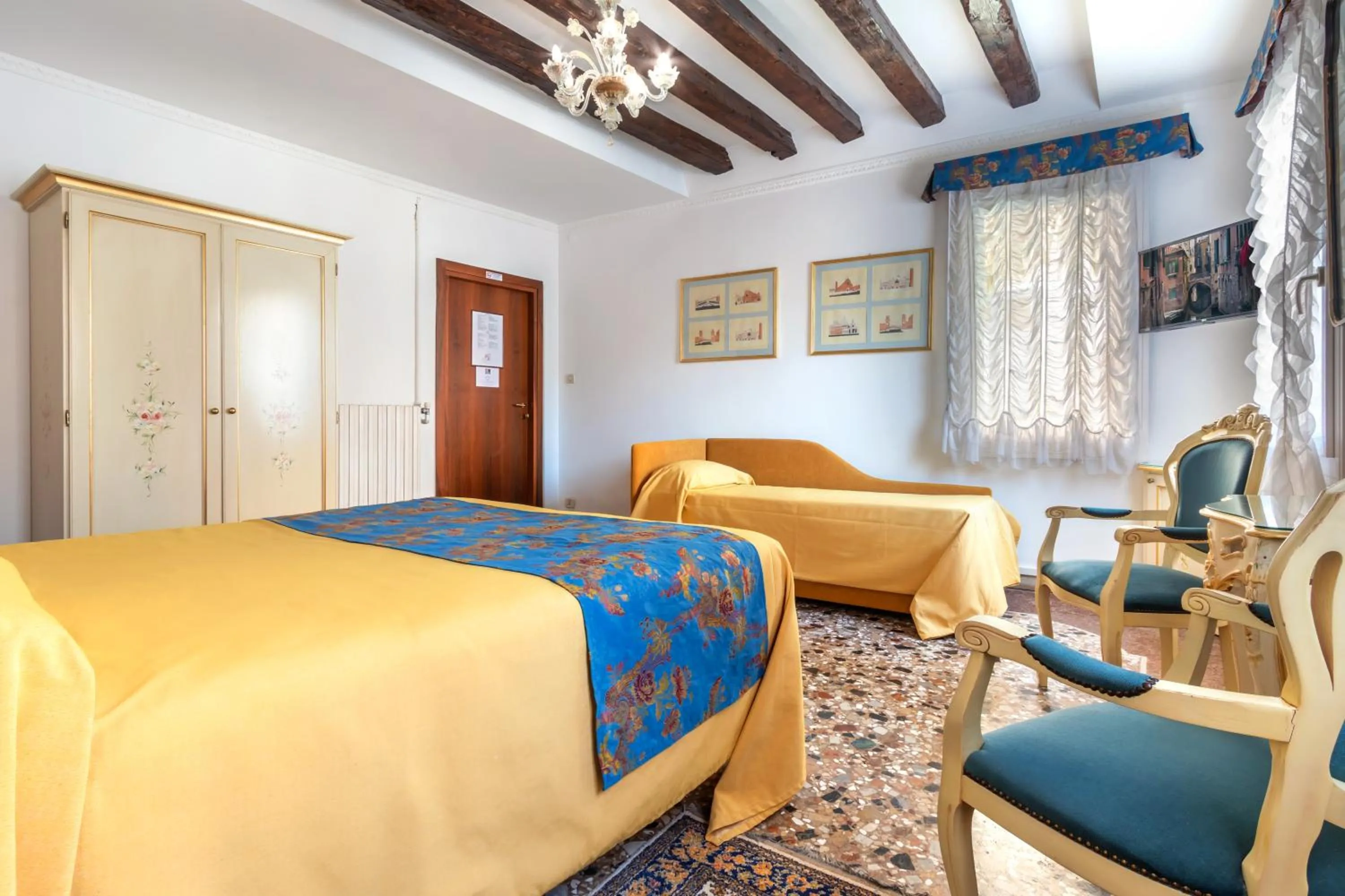 Family Room with Garden View in Hotel Casa Boccassini