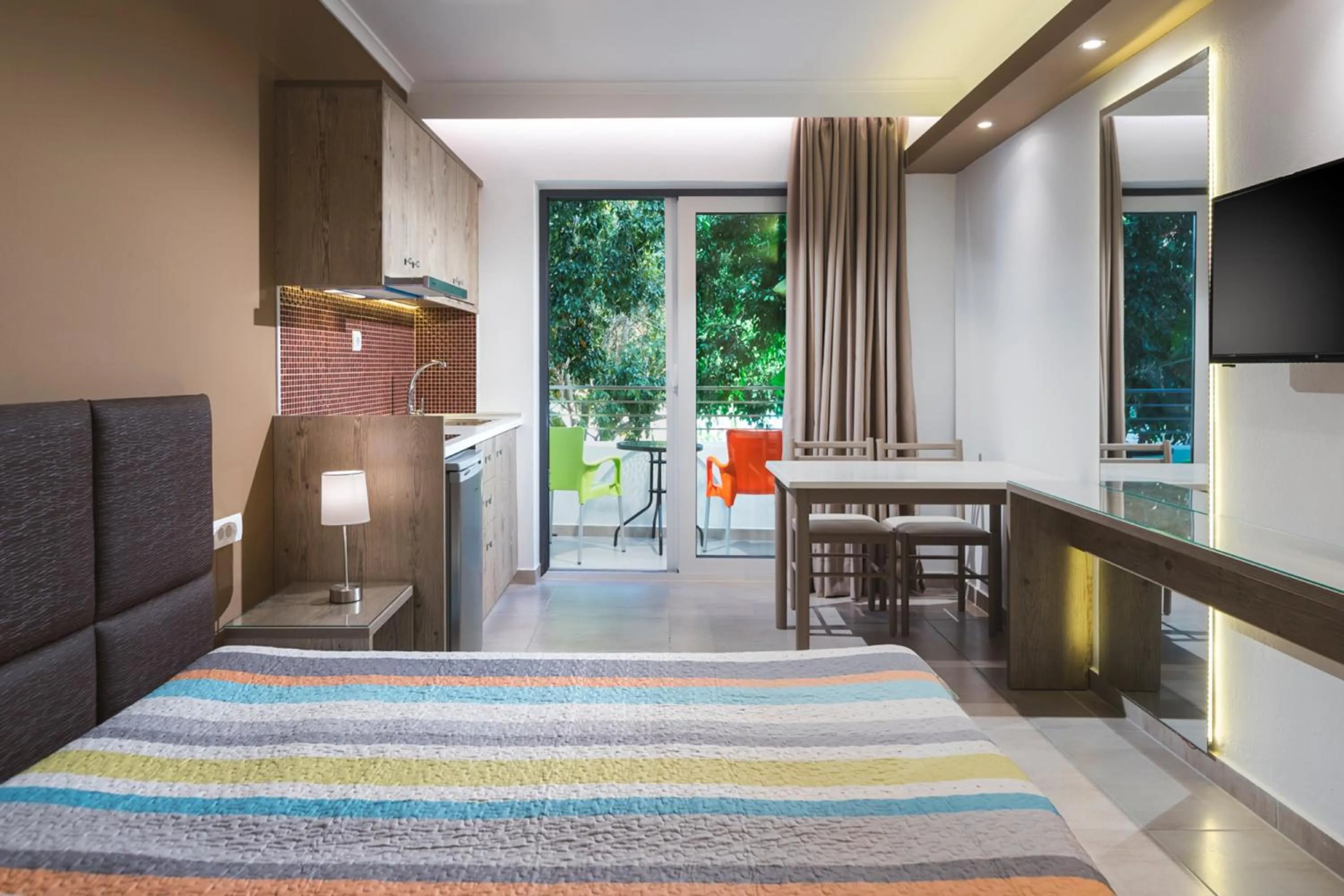 Deluxe Studio in Alexandra Beach