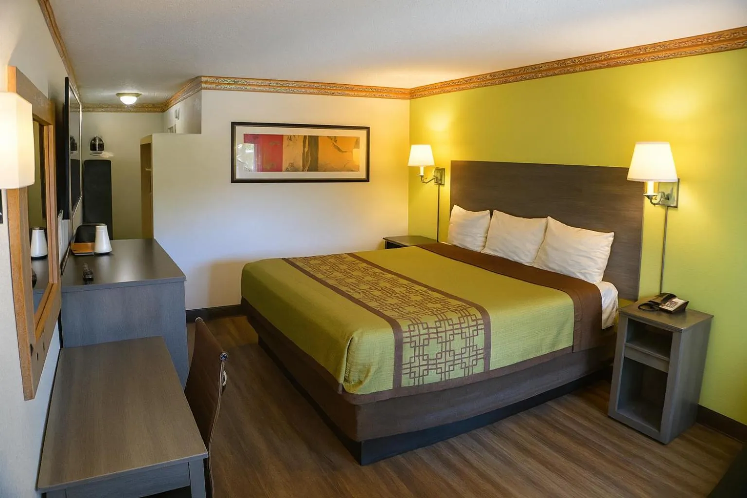 King Room - Non-Smoking in Rodeway Inn Albuquerque Downtown on Rt 66