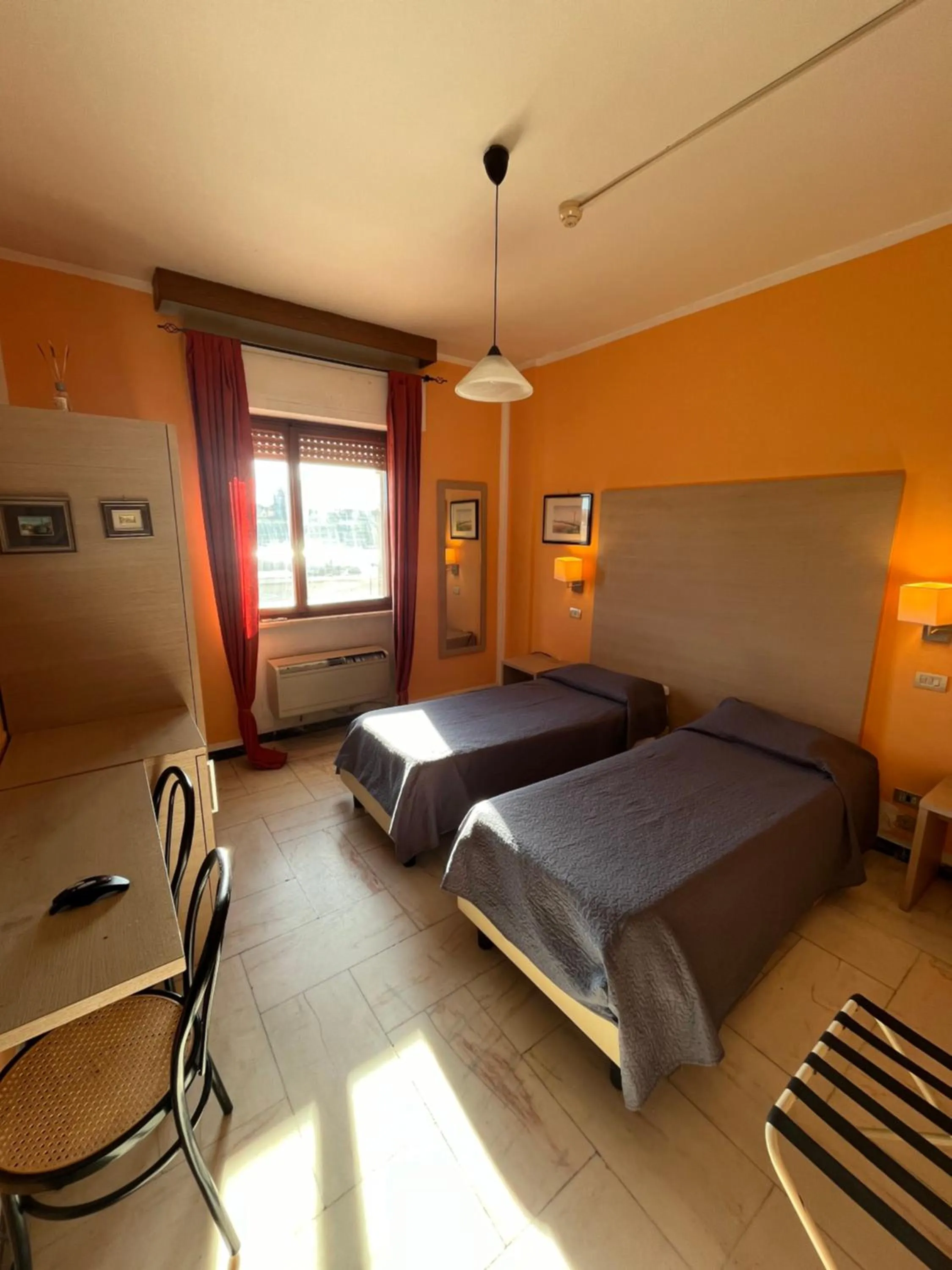 Twin Room with Bathroom - single occupancy in Hotel L'Approdo