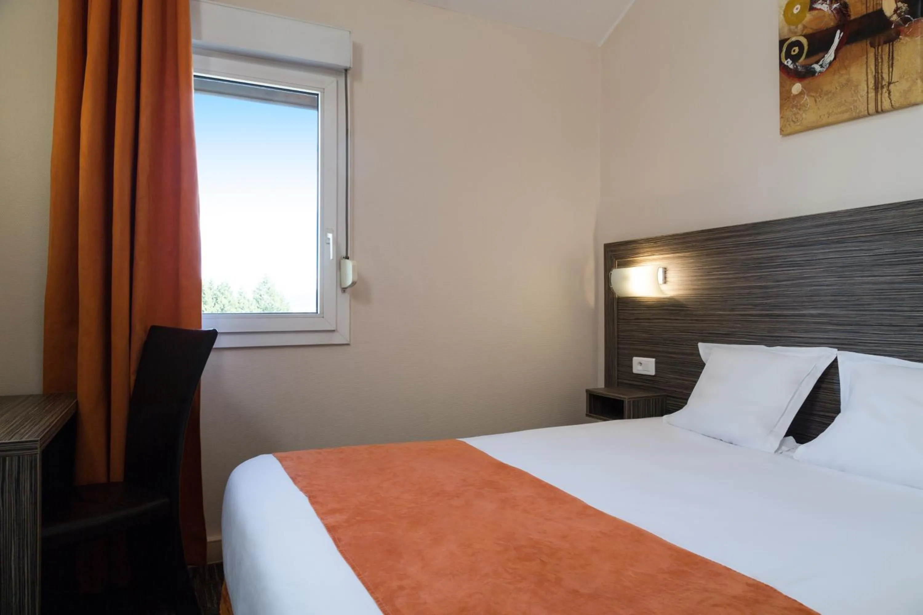 Triple Room in The Originals City, Hôtel L'Acropole, Saint-Etienne Sud