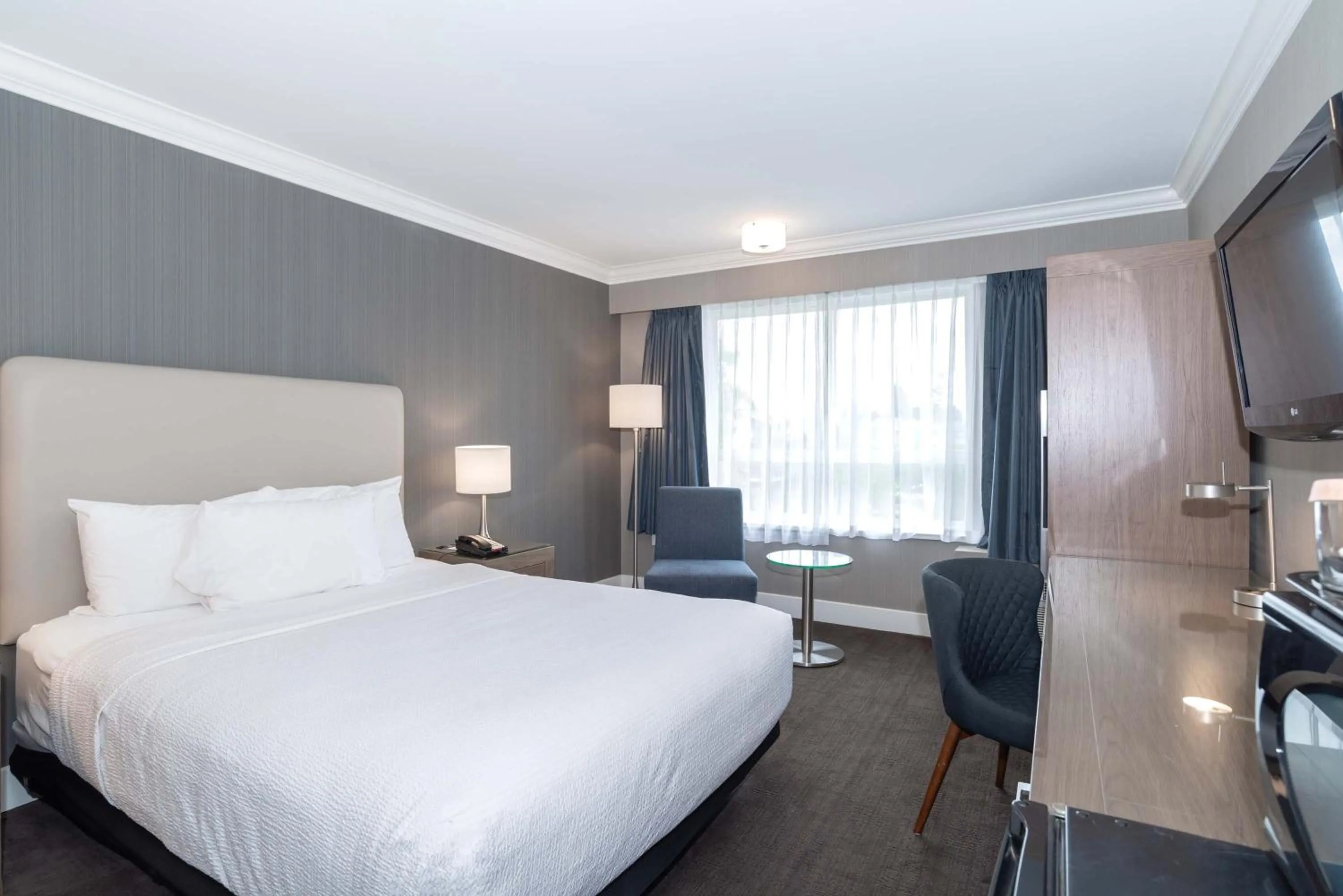 Standard Room, 1 Queen Bed in Sandman Hotel Langley