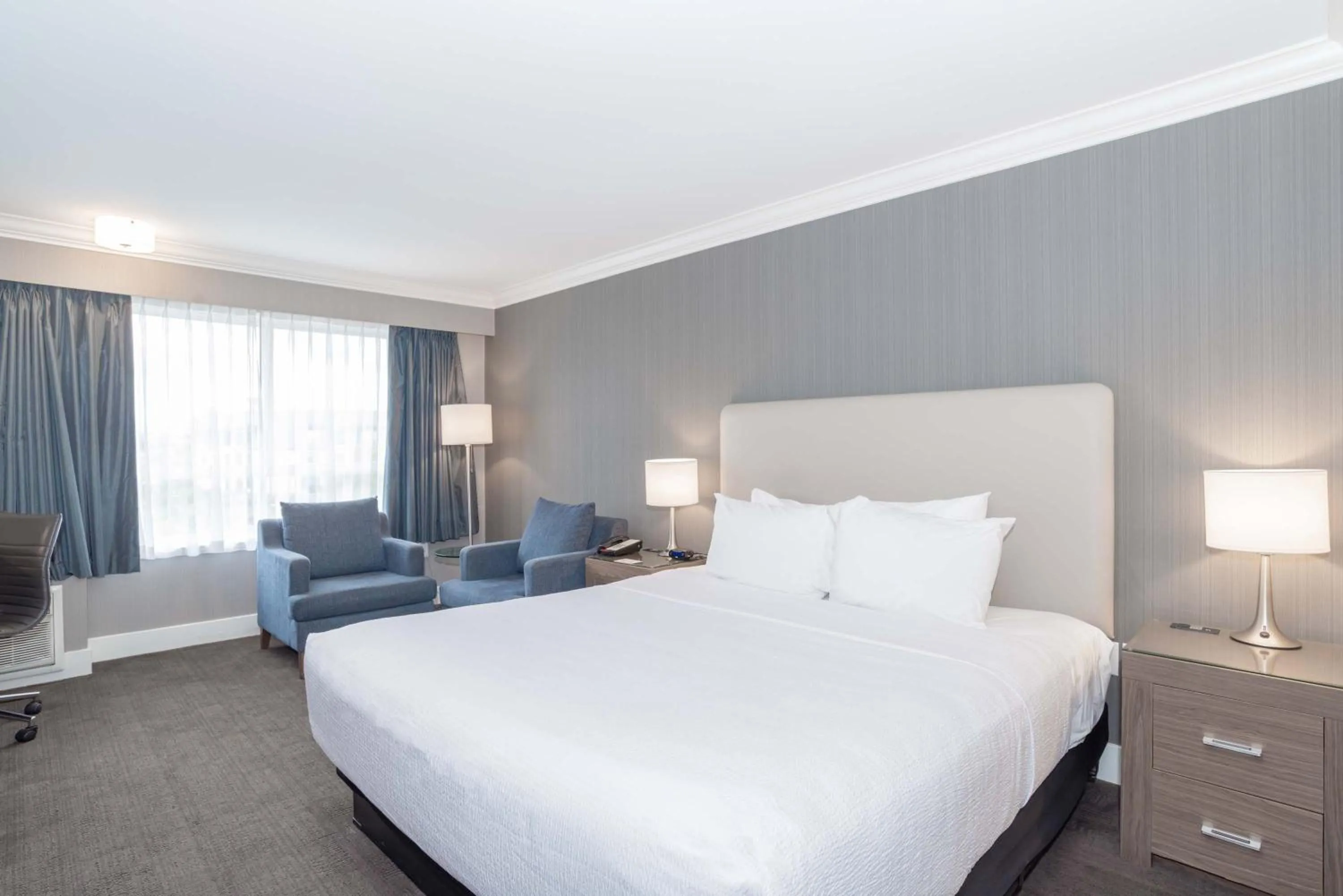 Standard Room, 1 King Bed in Sandman Hotel Langley