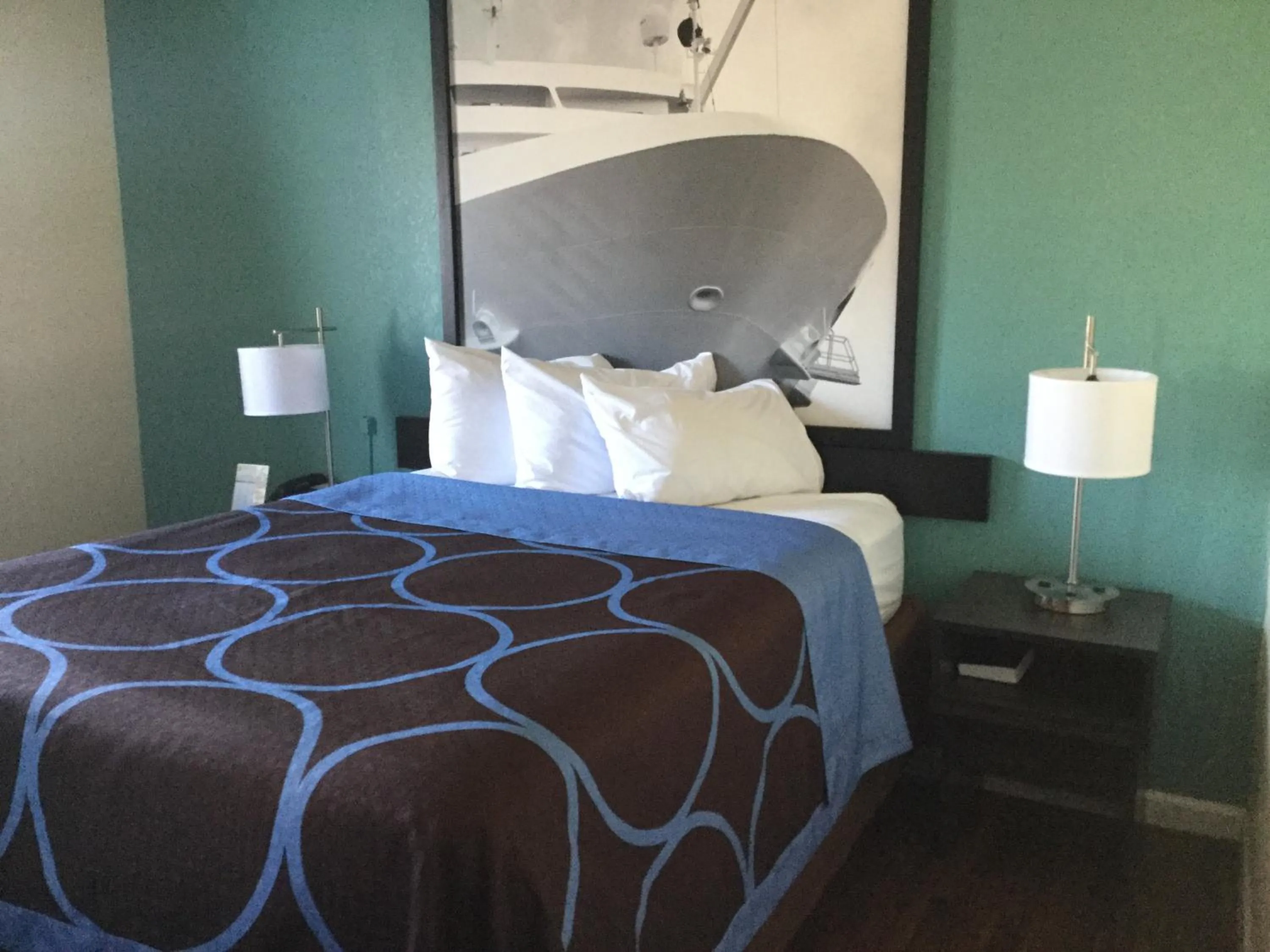 Queen Room - Non-Smoking in Super8 by Wyndham NEARBY Clearwater St Petersburg International Airport