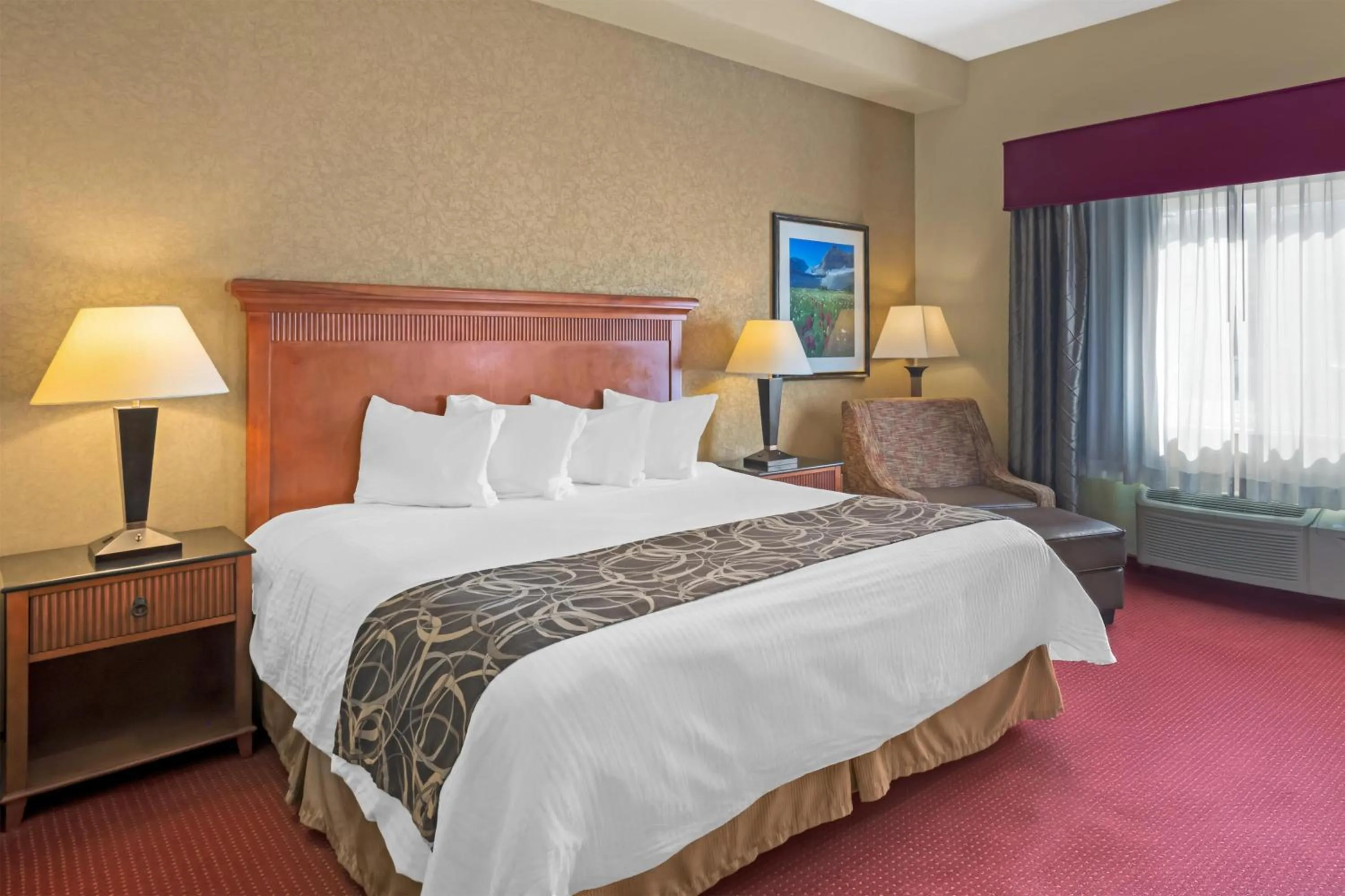 King Room with Roll-In Shower - Mobility Access in Best Western Plus Canyon Pines