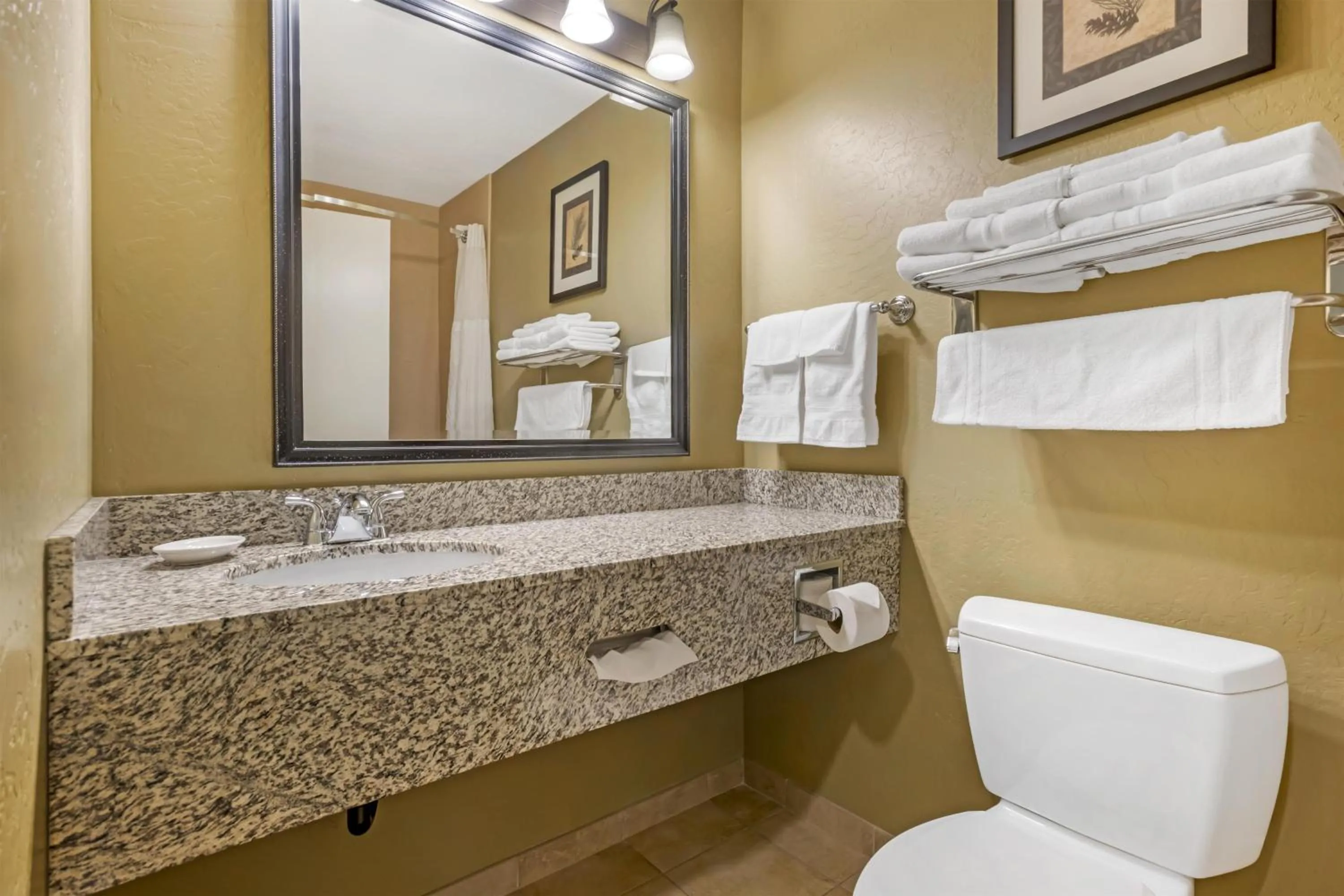 King Room with Spa Bath - Non-Smoking in Best Western Plus Canyon Pines