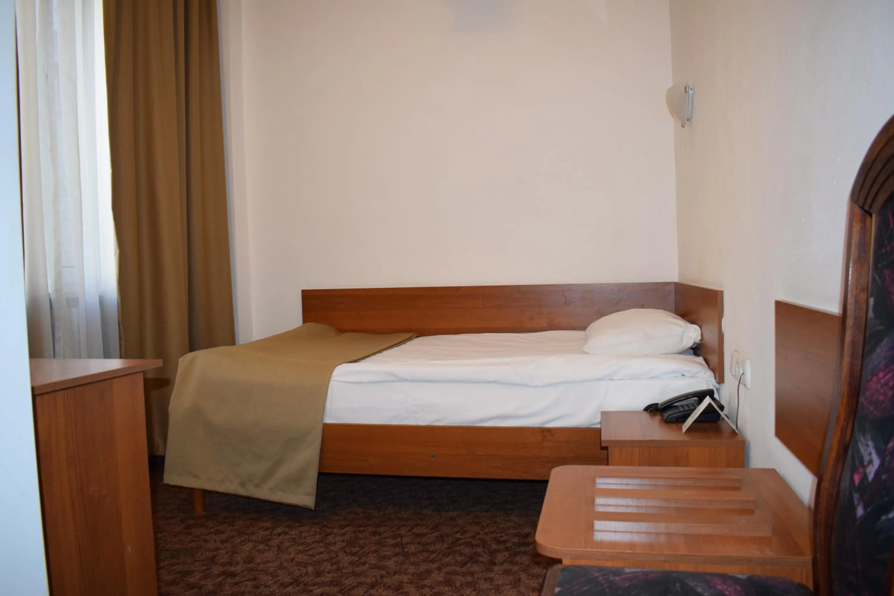 Single Room - No Balcony and Inner Yard View in Slavyanska Beseda Hotel