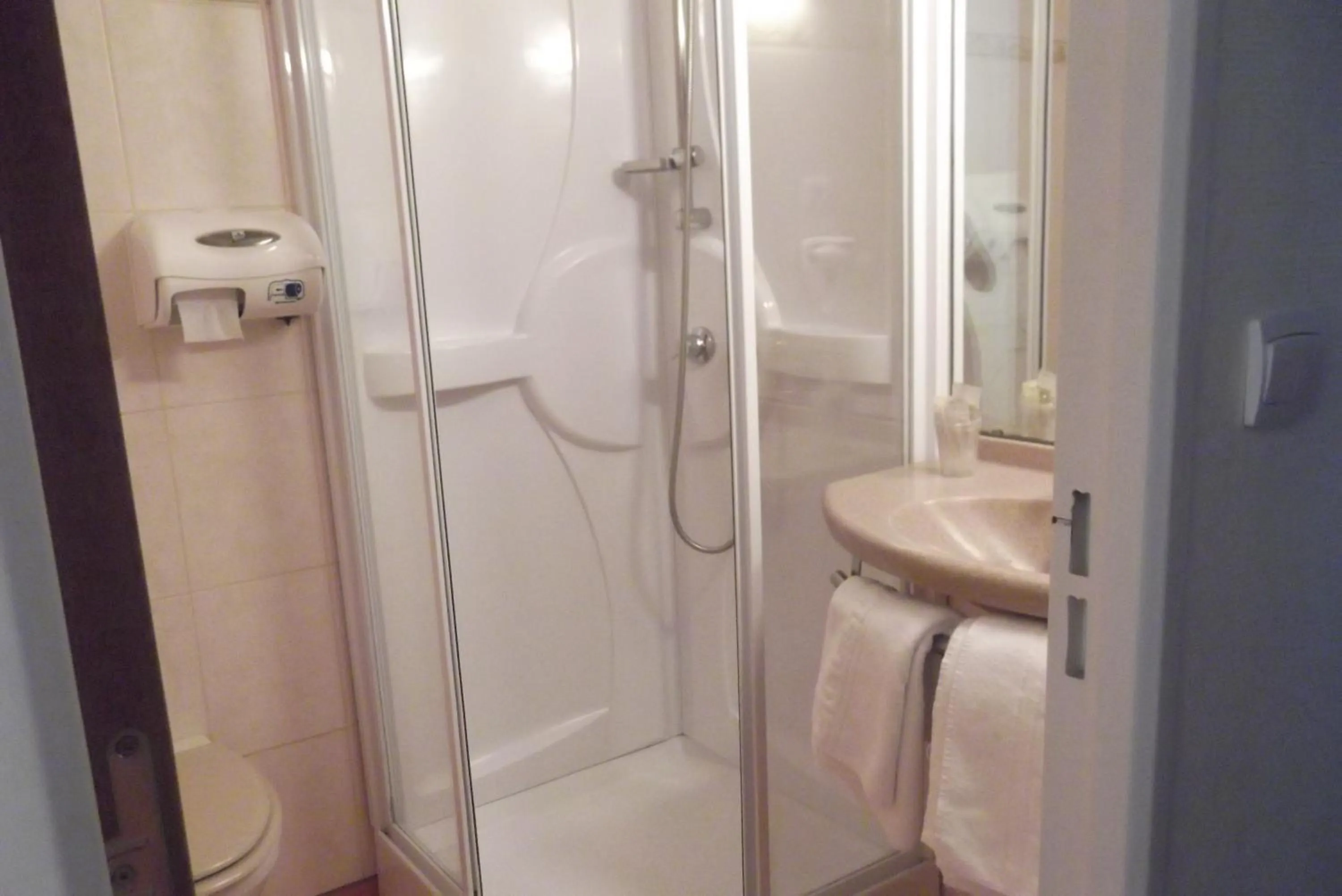 Twin Room - single occupancy in Logis Jum'Hotel