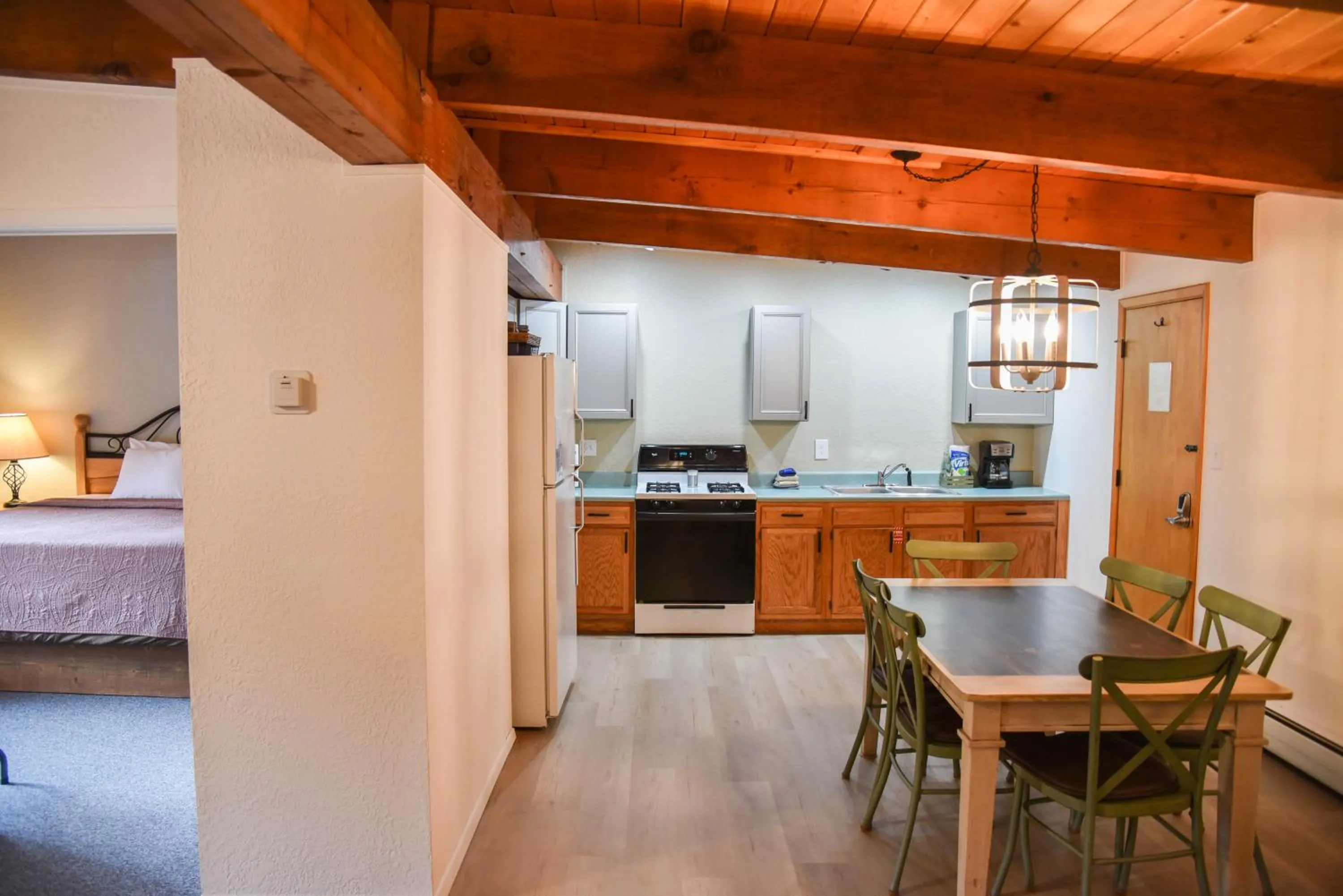 Suite with City View in Alpine Lodge Red River