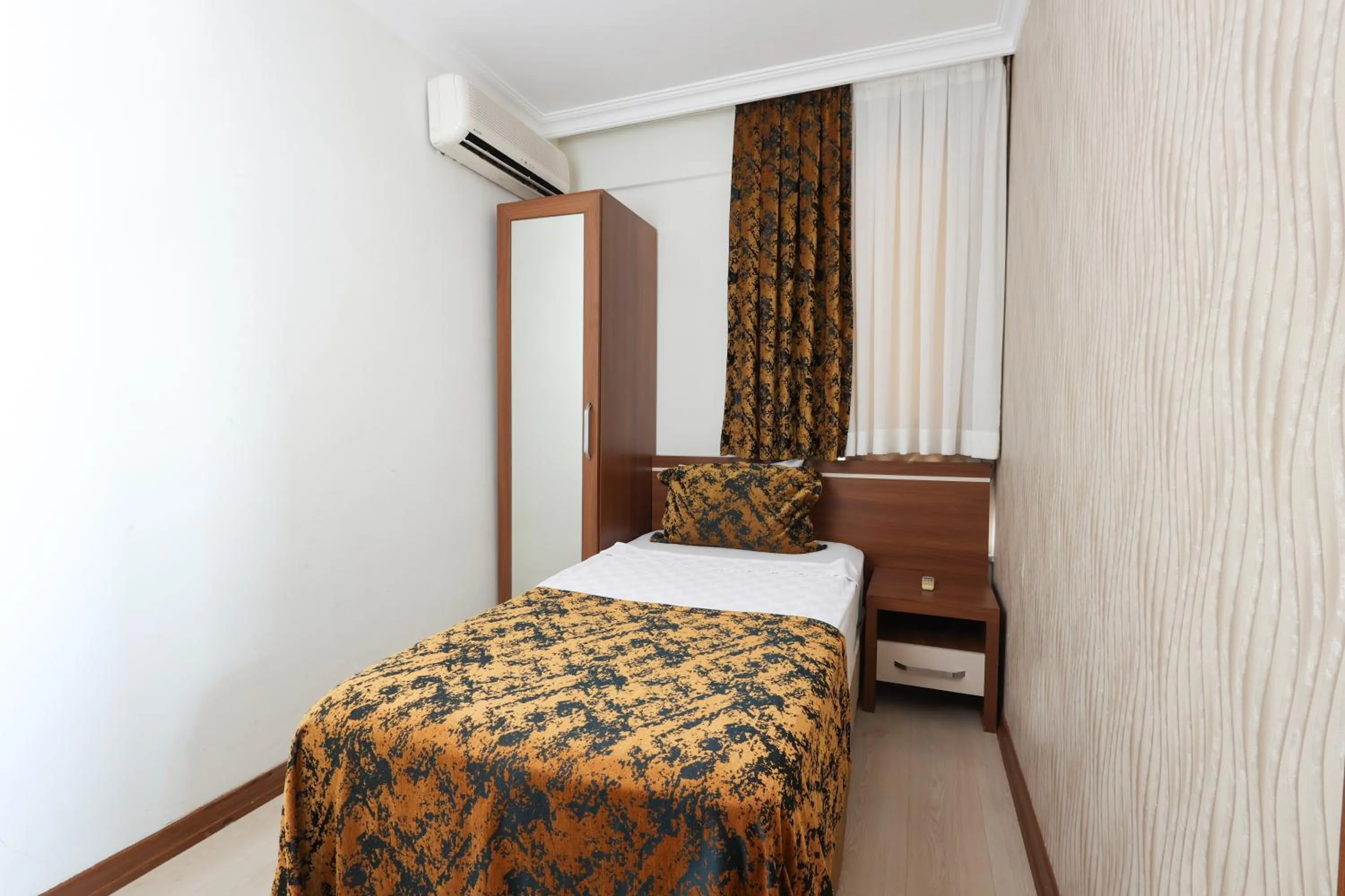 Family Room with City View  in The Corner Park Hotel