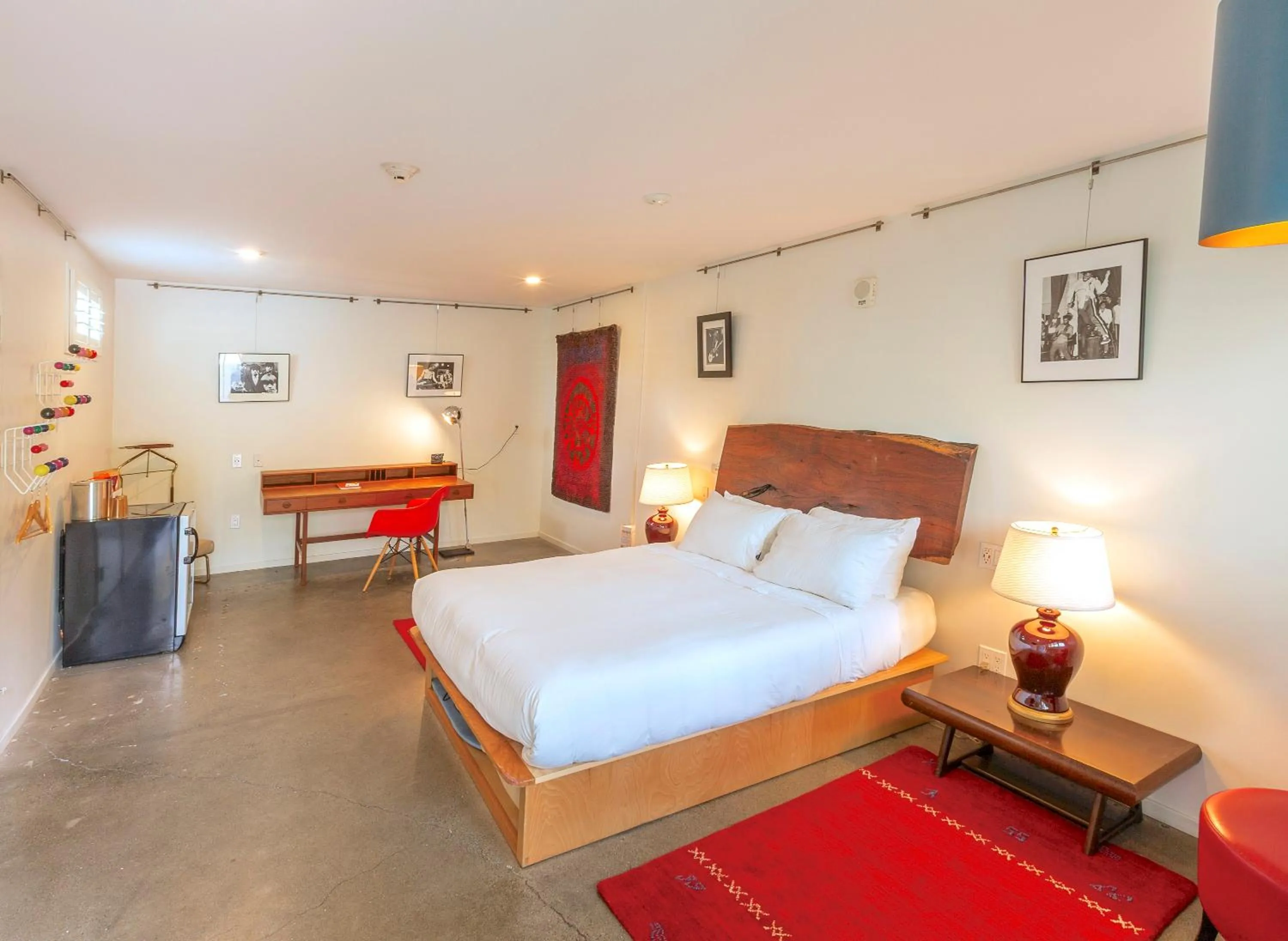 Queen Room - Disability Access in The Astro