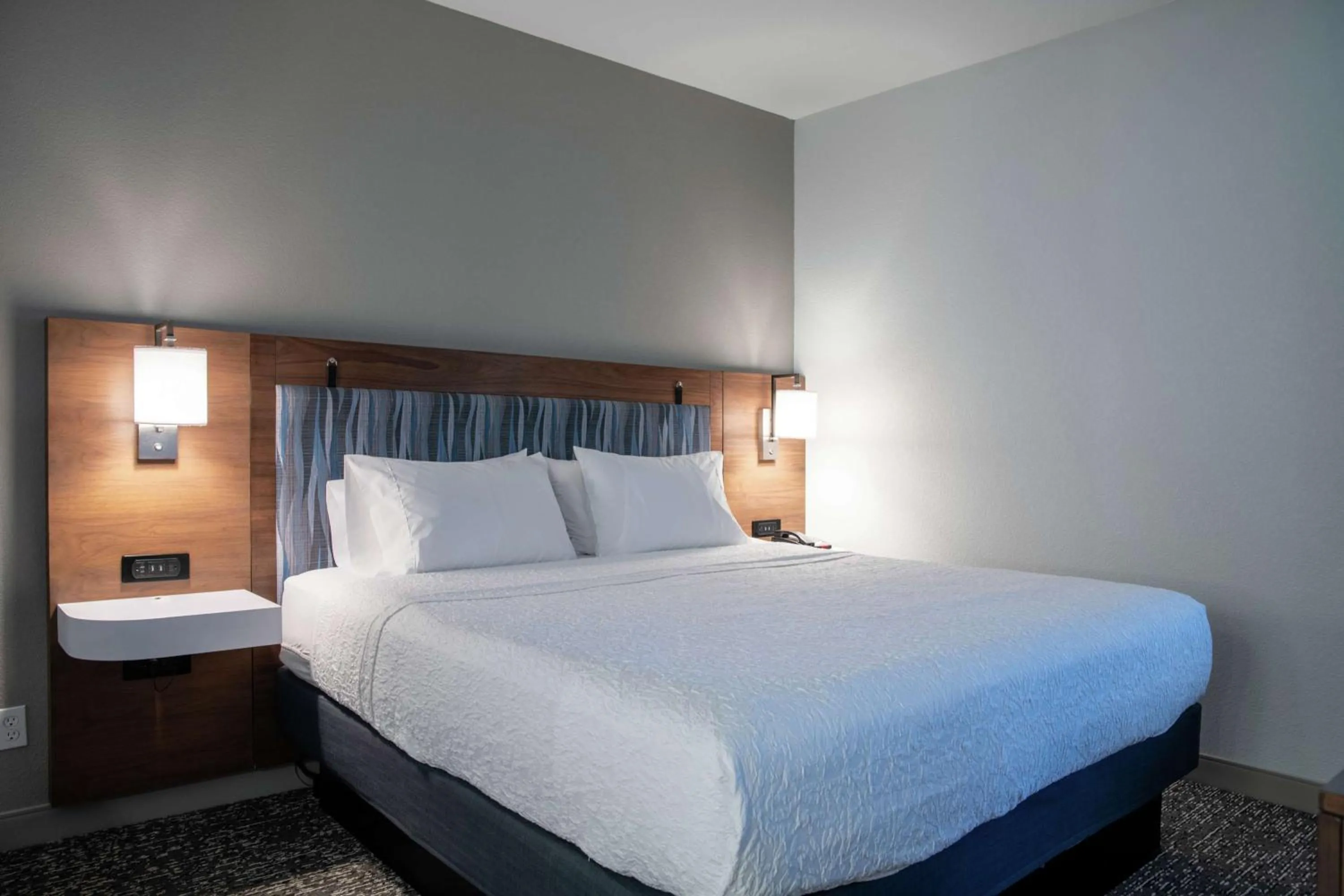 King Studio Suite with Sofa Bed - Non-Smoking in Hampton Inn & Suites Sherman Oaks