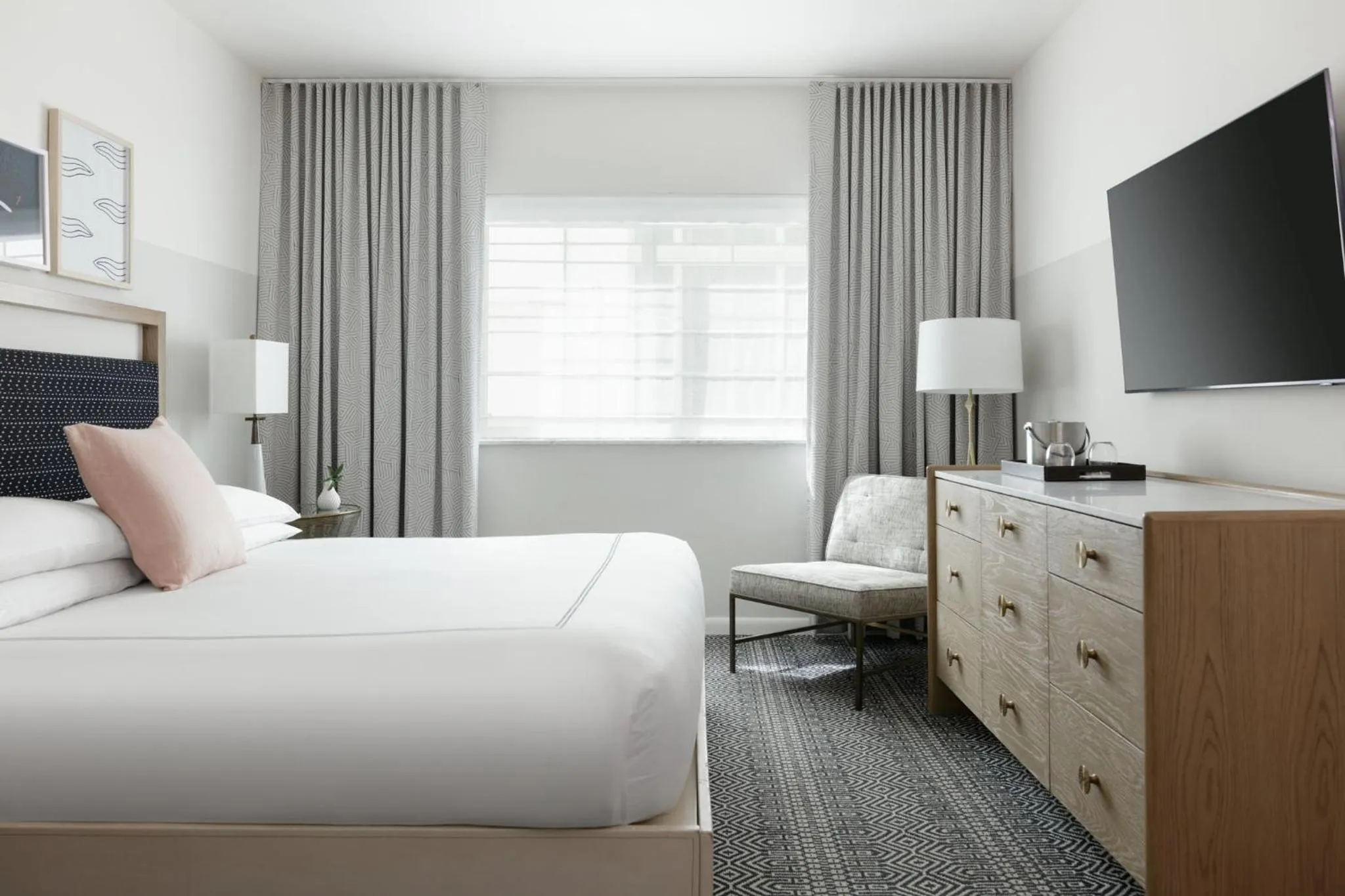 King Room in Kimpton Surfcomber Hotel by IHG