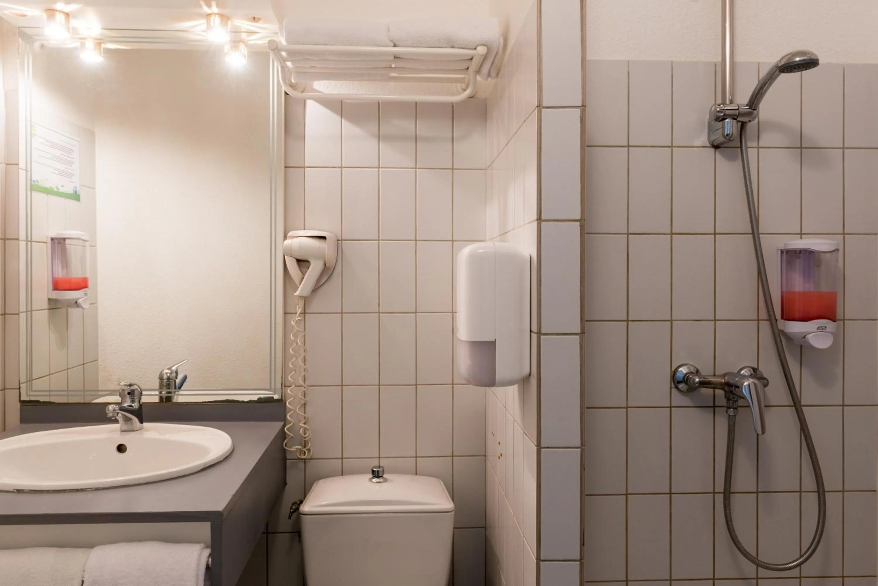 Twin Room in The Originals City, Hôtel La Belle Étape, Brignoles