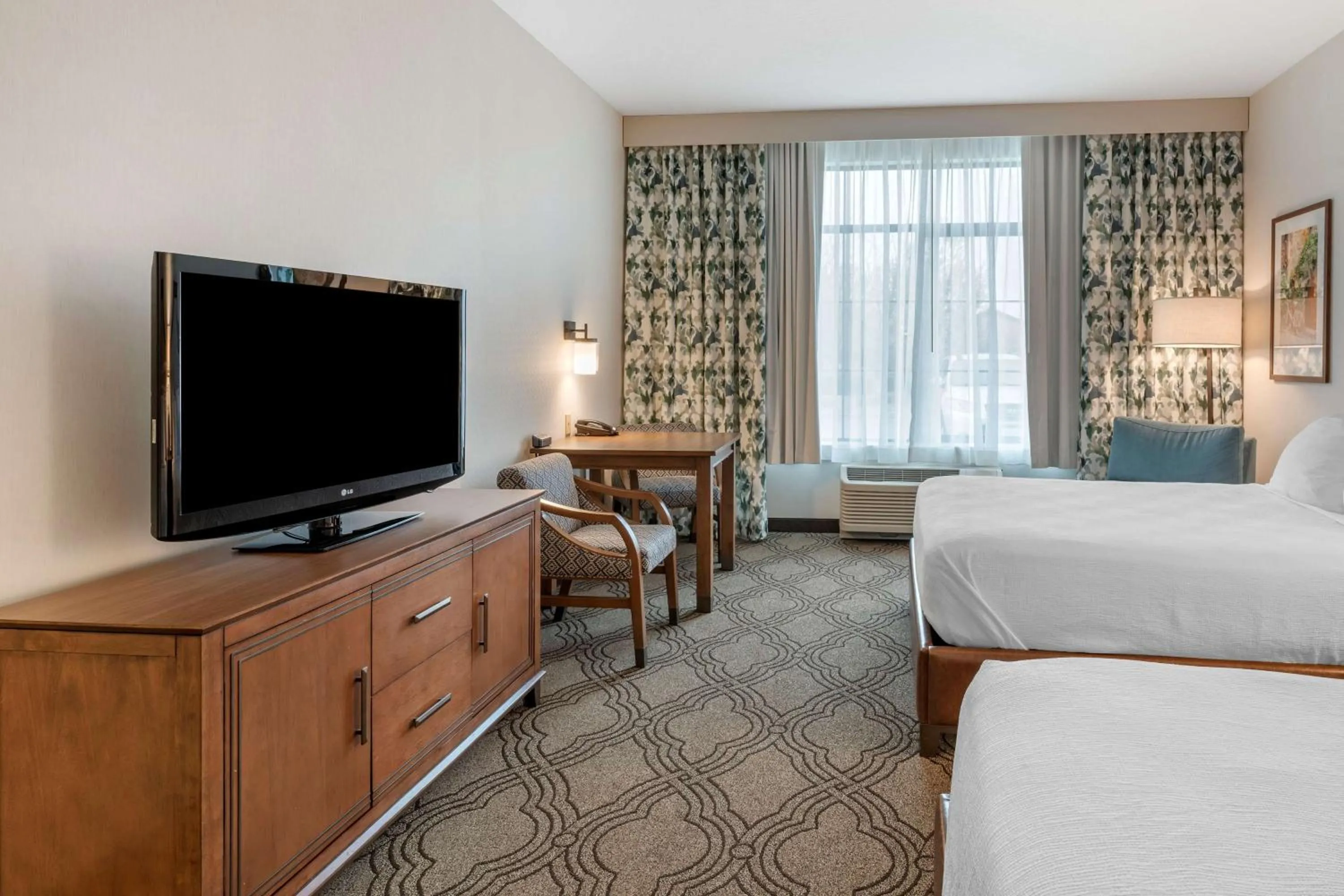 Queen Room with Two Queen Beds and Roll-In Shower - Mobility Access/Communication Assistance/Non-Smoking in Best Western Premier Pasco Inn and Suites
