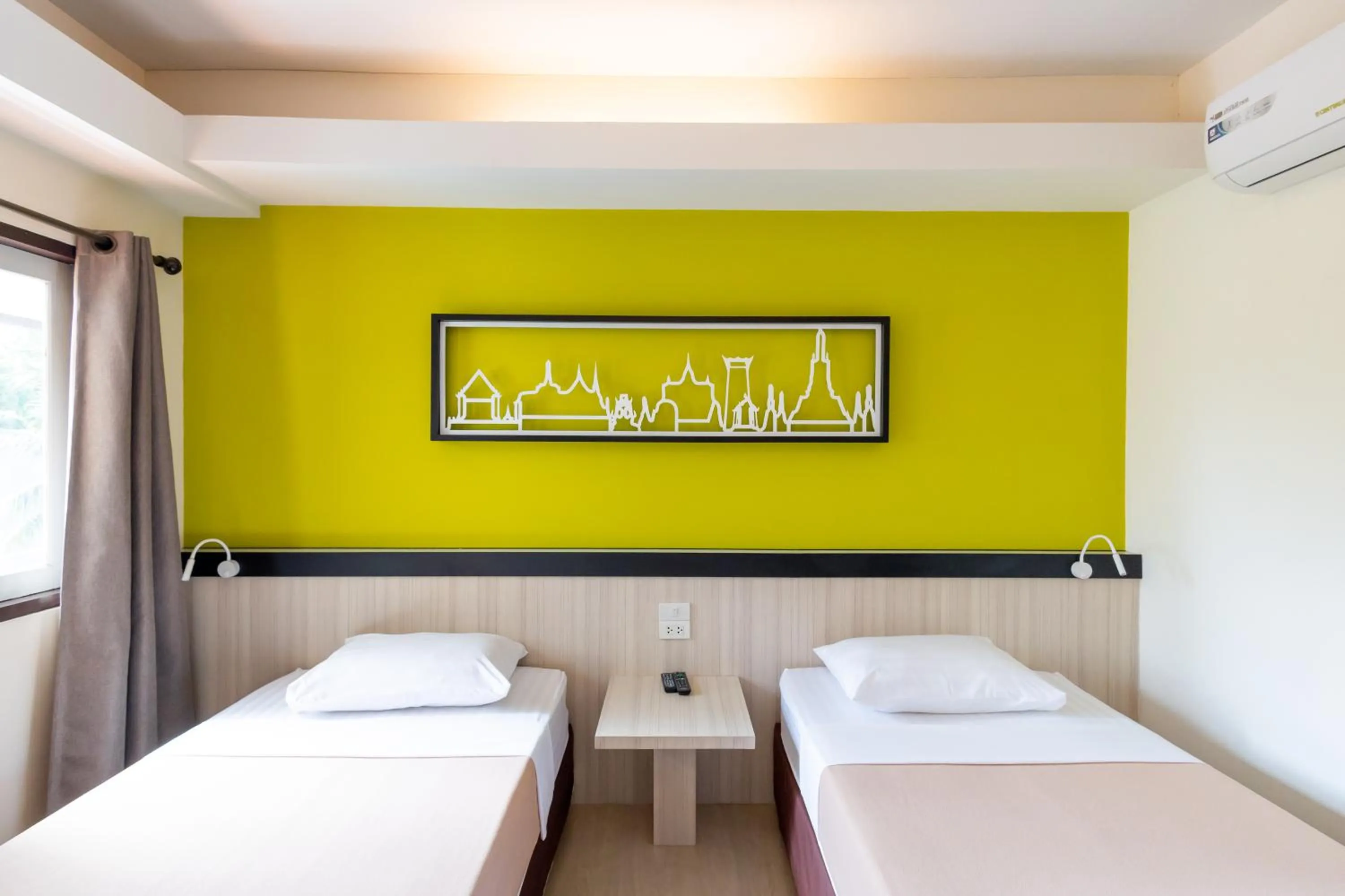 Standard Twin Room  in Penpark Place