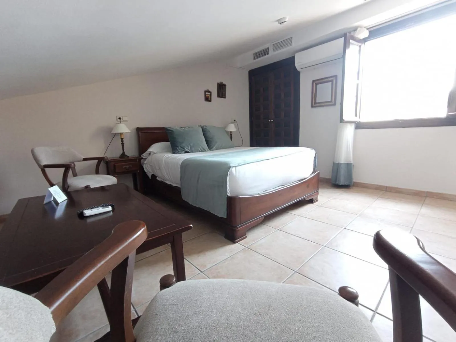 Standard King Room with Terrace in Hotel María de Molina