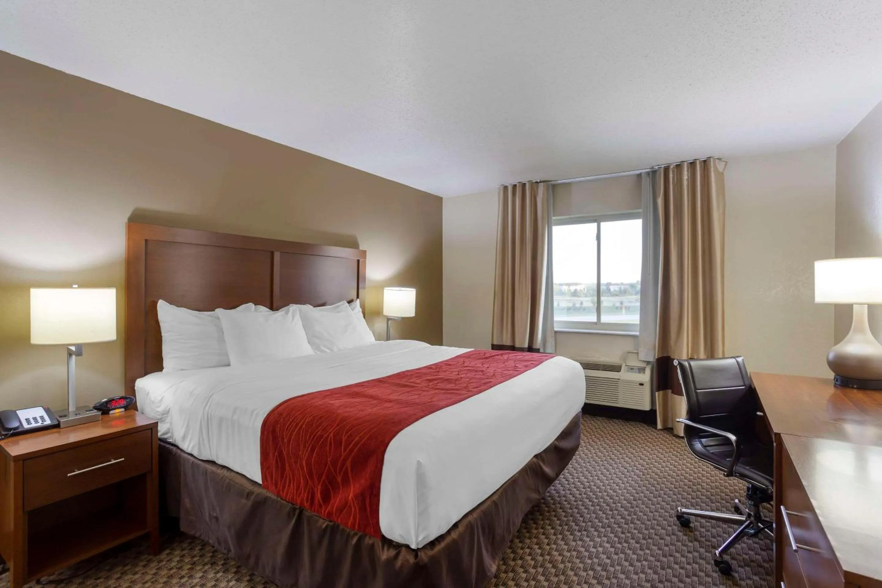 Superior King Room - Non-Smoking in Comfort Inn Hobart-Merrillville I-65
