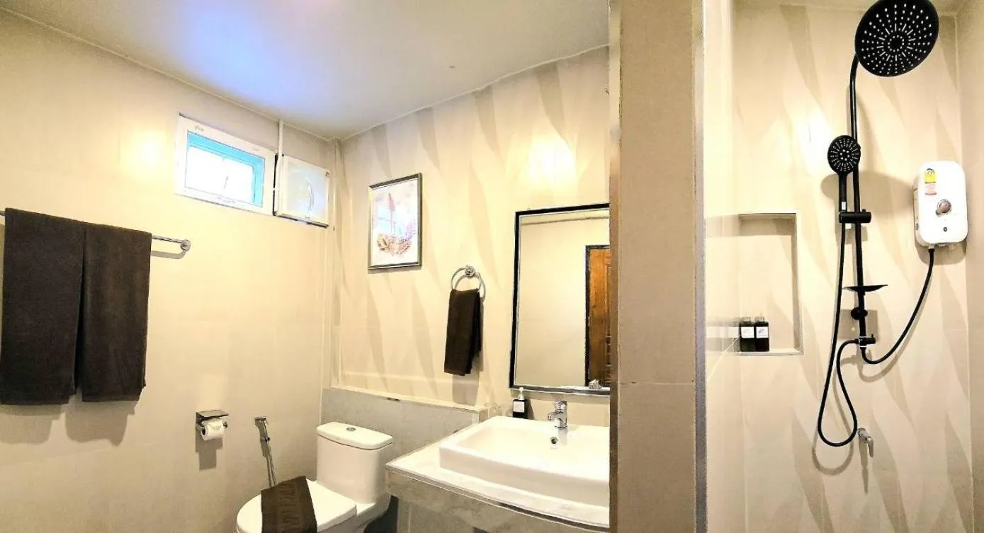 Standard Queen Room with Two Queen Beds in Diamond Cave Resort