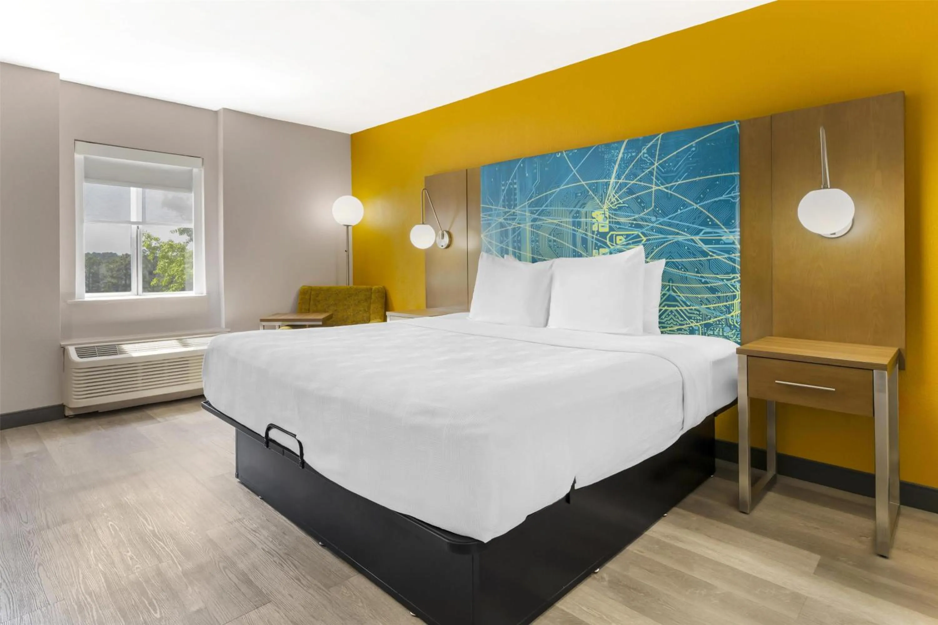 King Room with Bath Tub - Disability Access/Non-Smoking  in Best Western Plus Raleigh Crabtree Valley Hotel