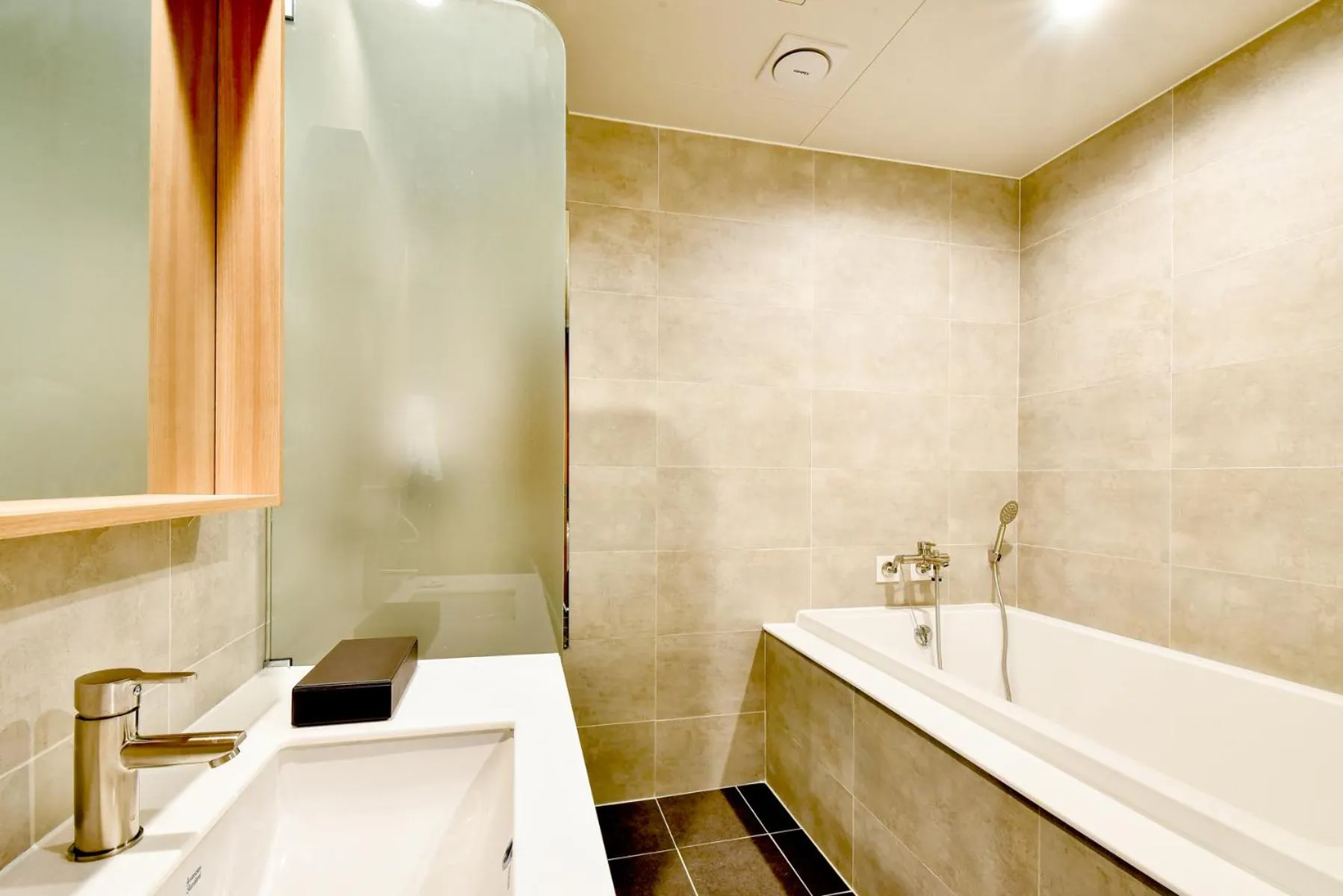 Double Room with Private Bathroom in Blanc Business Hotel
