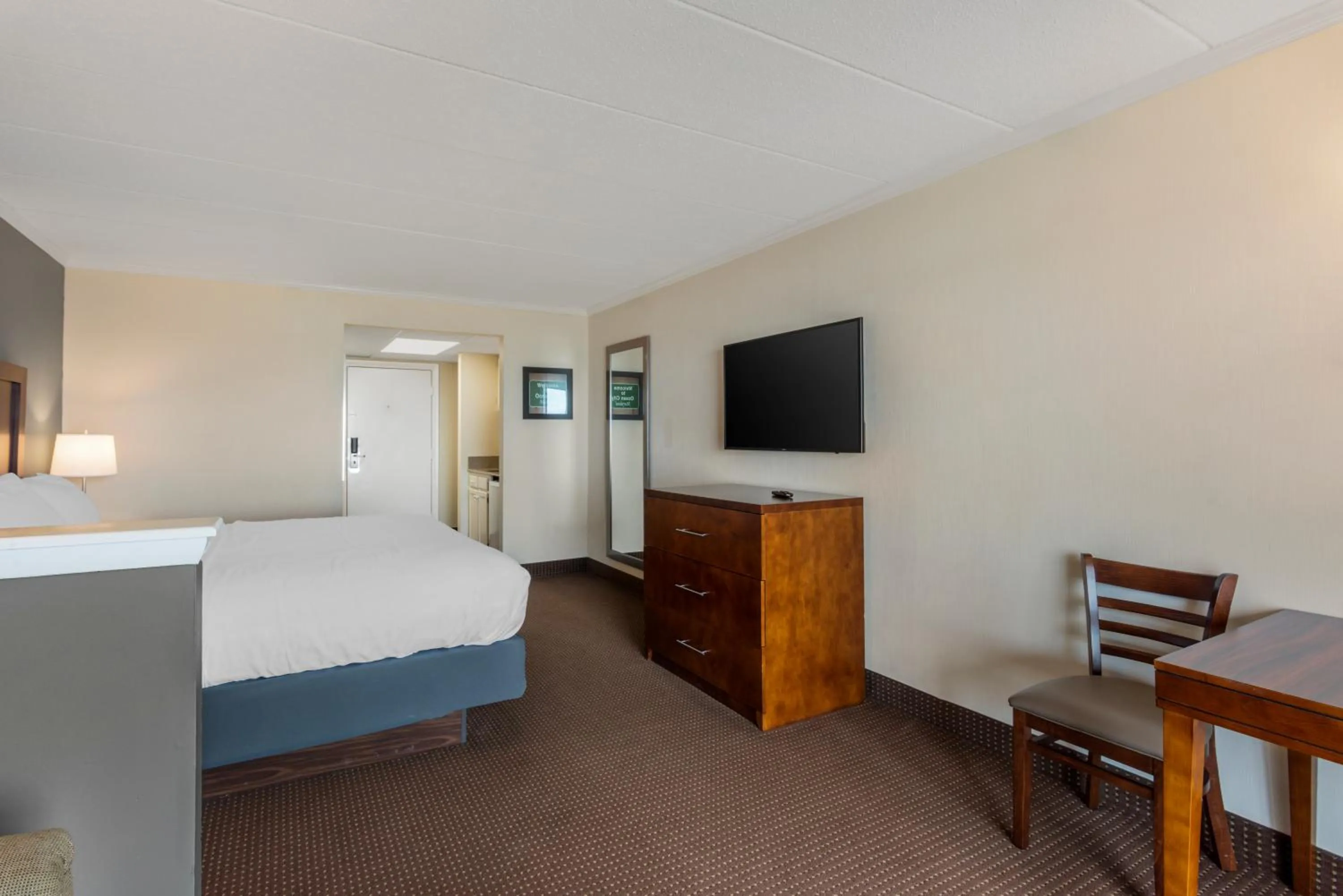 King Room - King Bed, Upper Floor, Sleep Sofa, Efficiency, Non Smoking  in Quality Inn Ocean City Beachfront