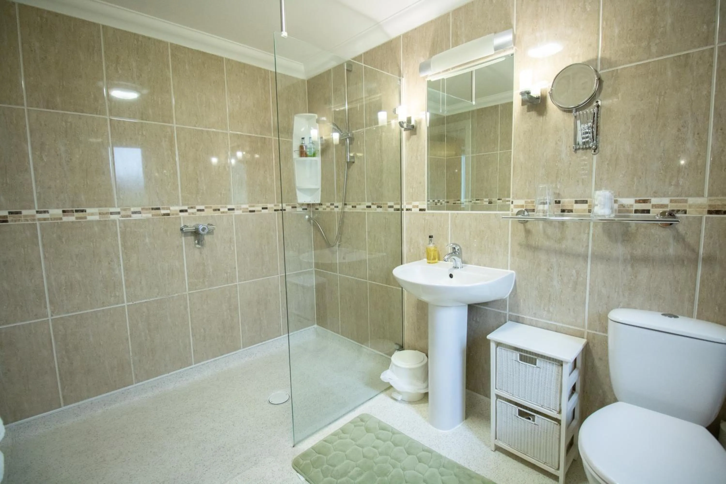 Double or Twin Room - single occupancy - Disability Access in Lovesgrove Country Guest House