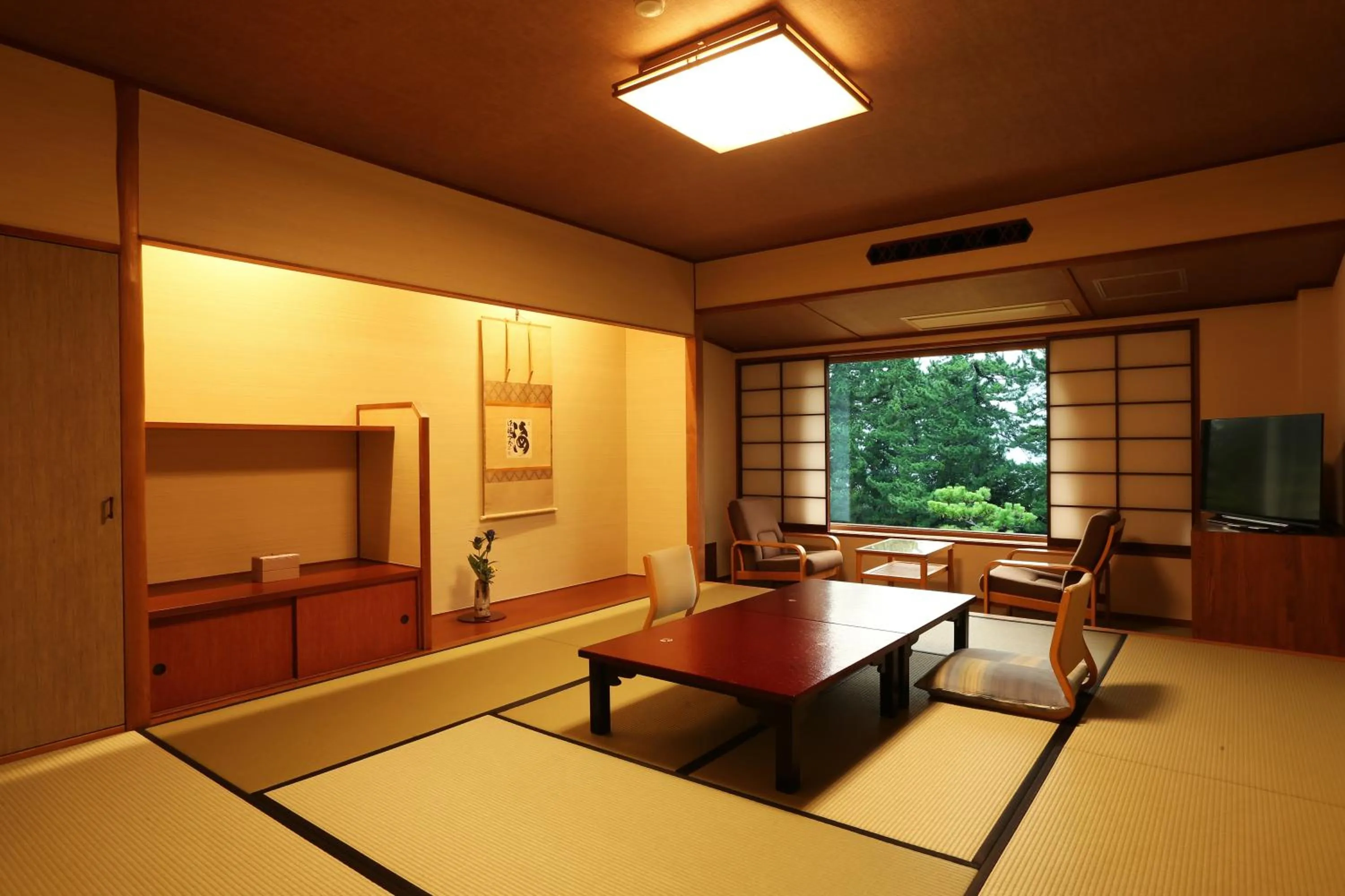 Japanese-Style Room in Monjusou