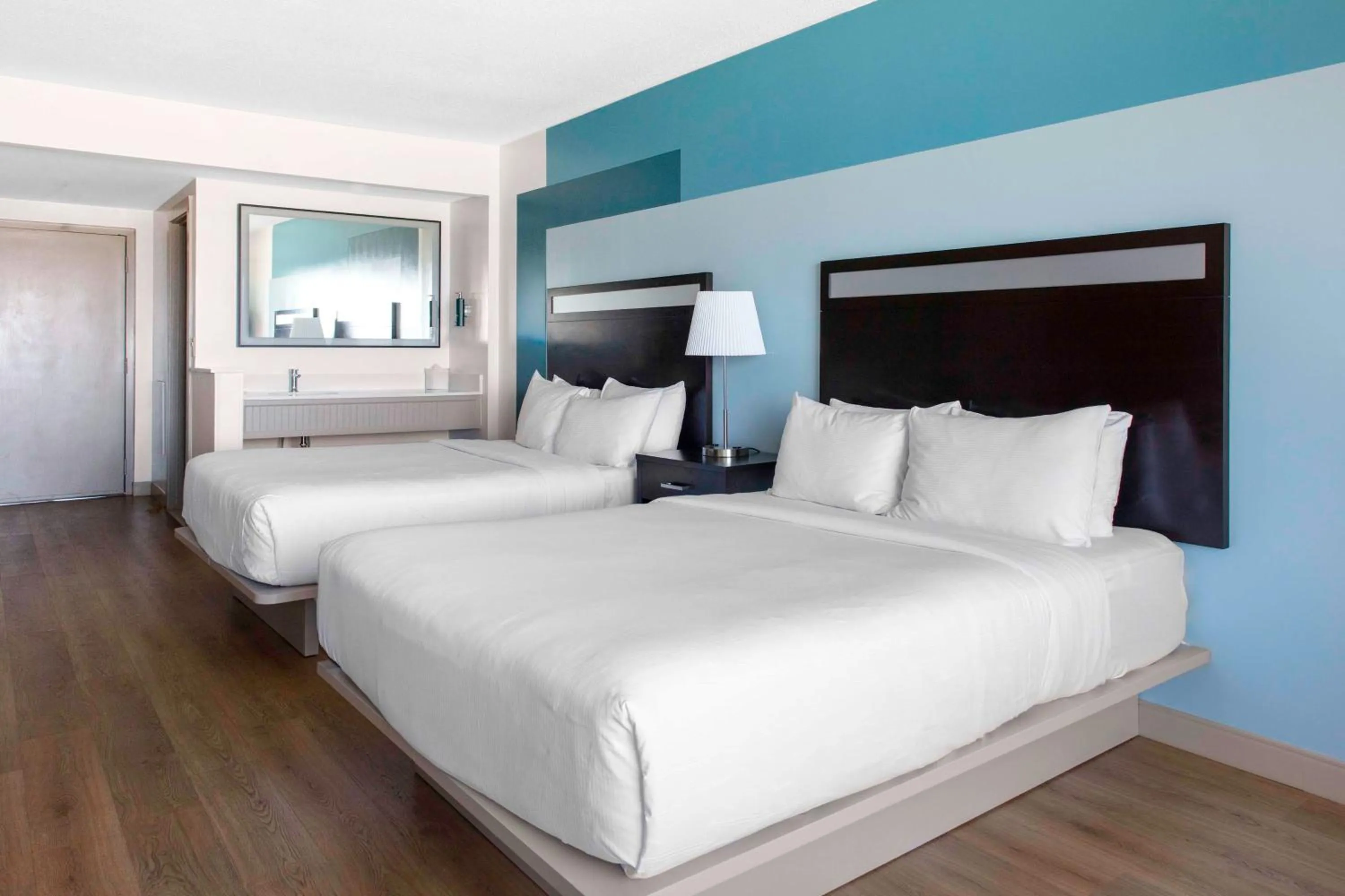 Large Studio Suite with Two Queen Beds in DoubleTree Resort by Hilton Myrtle Beach Oceanfront