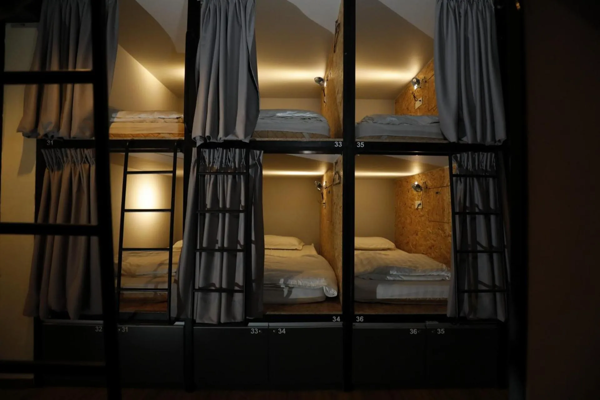 Single Bed in Mixed Dormitory Room in Sleepbox Hotel