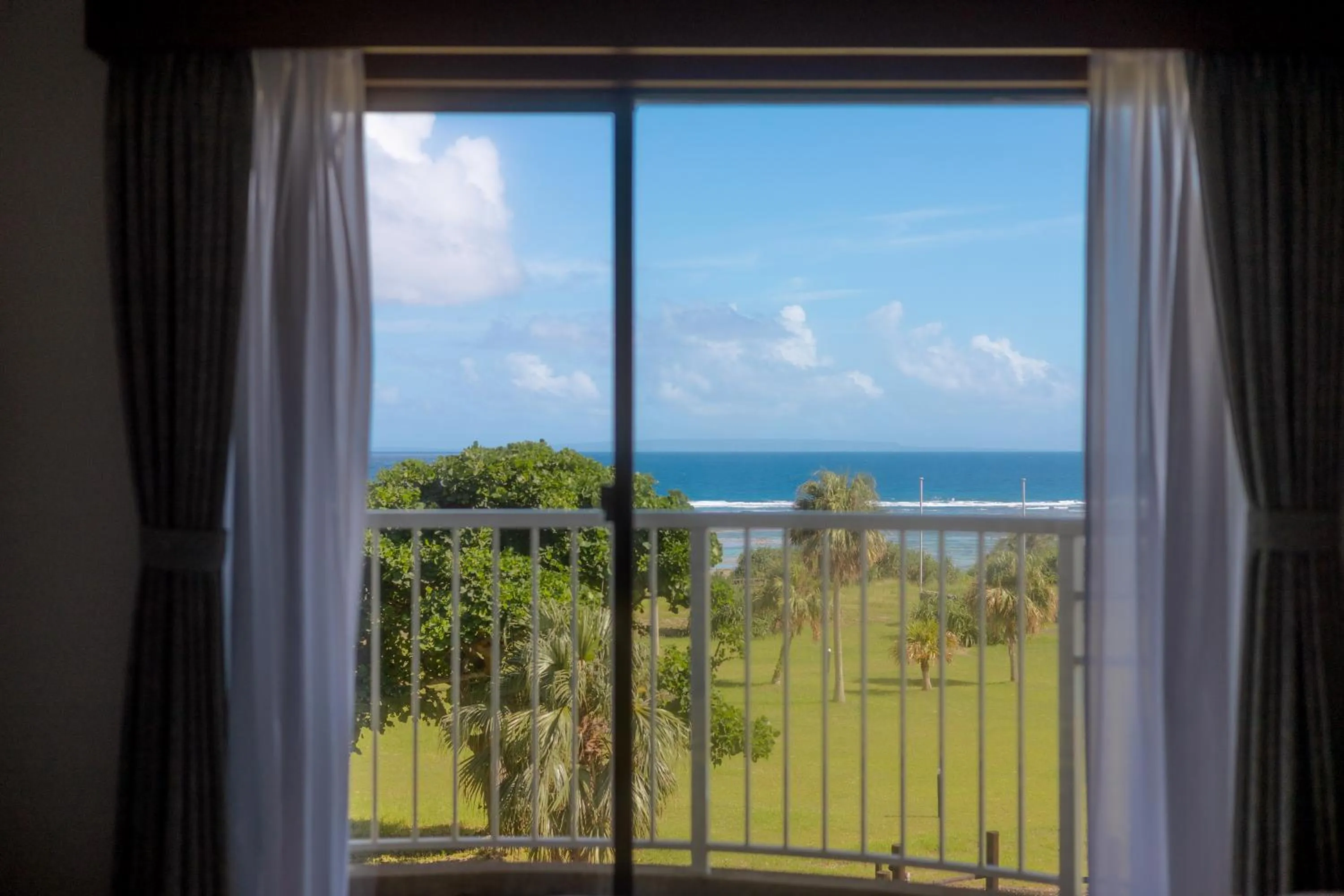 Large Twin Room - single occupancy in Coral Palms