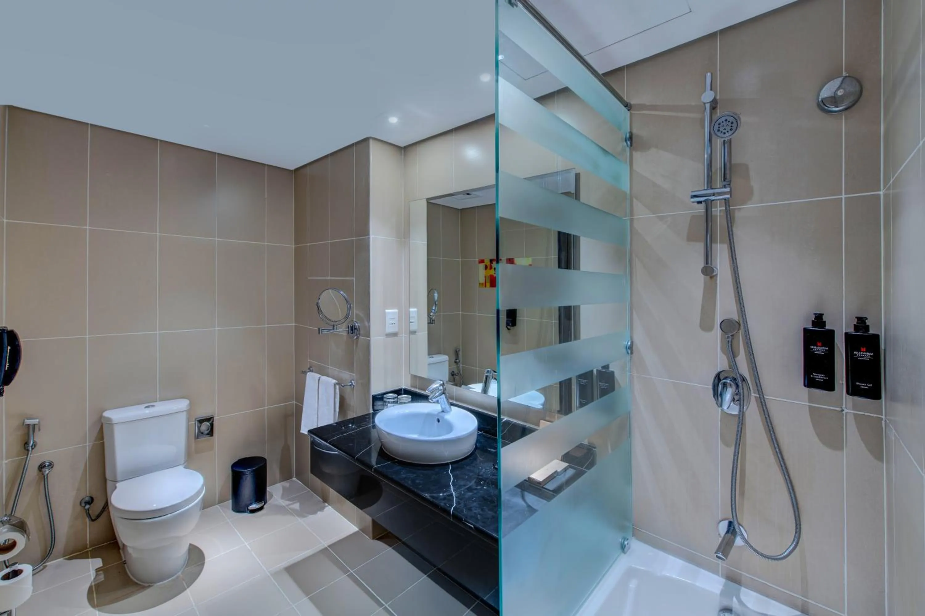 Business Class Room with Queen Bed (Canal View) in Millennium Central Downtown - Dubai