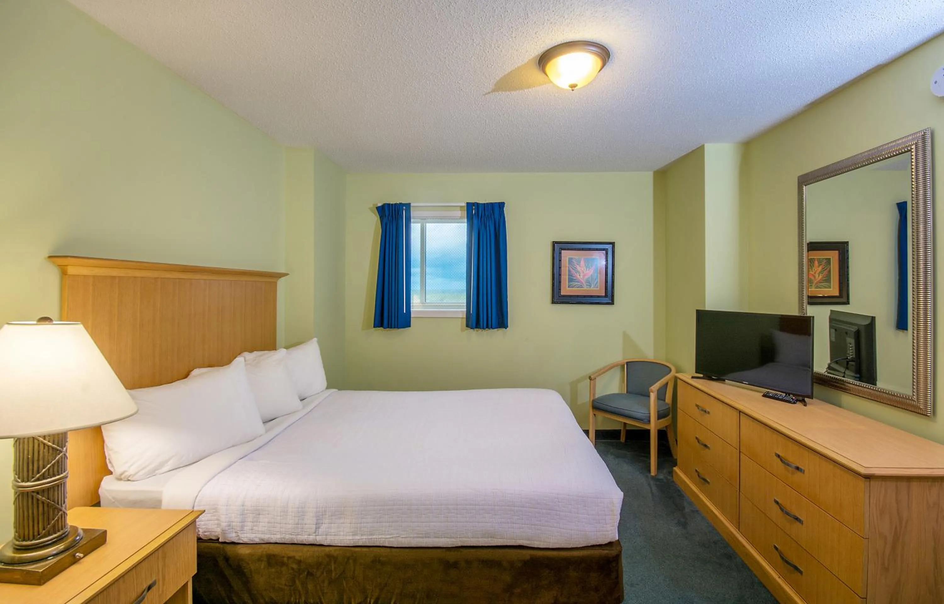 Oceanfront Deluxe Two Bedroom Condo in Paradise Resort