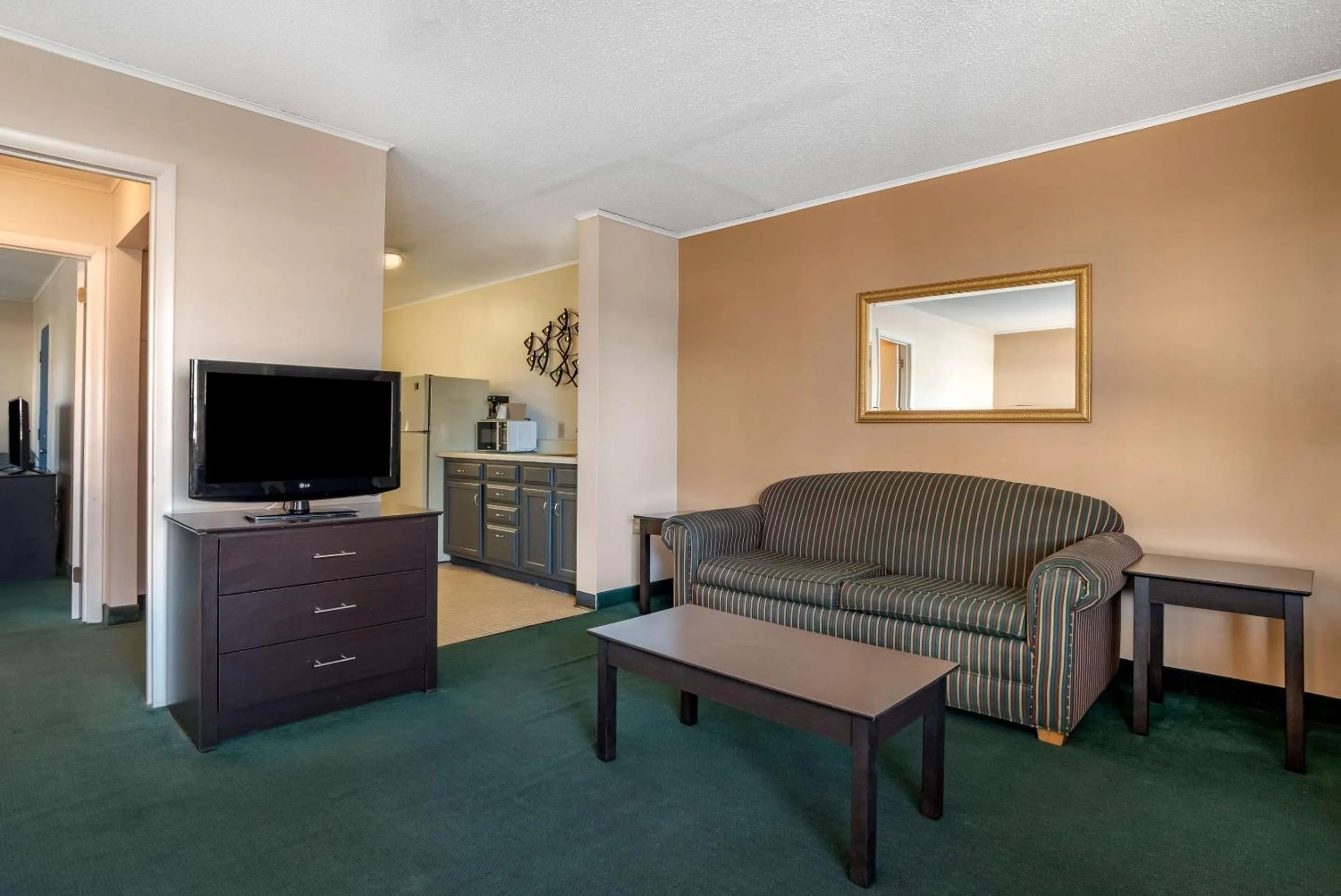 Two-Bedroom Suite - Smoking in Rodeway Inn & Suites - Rehoboth Beach