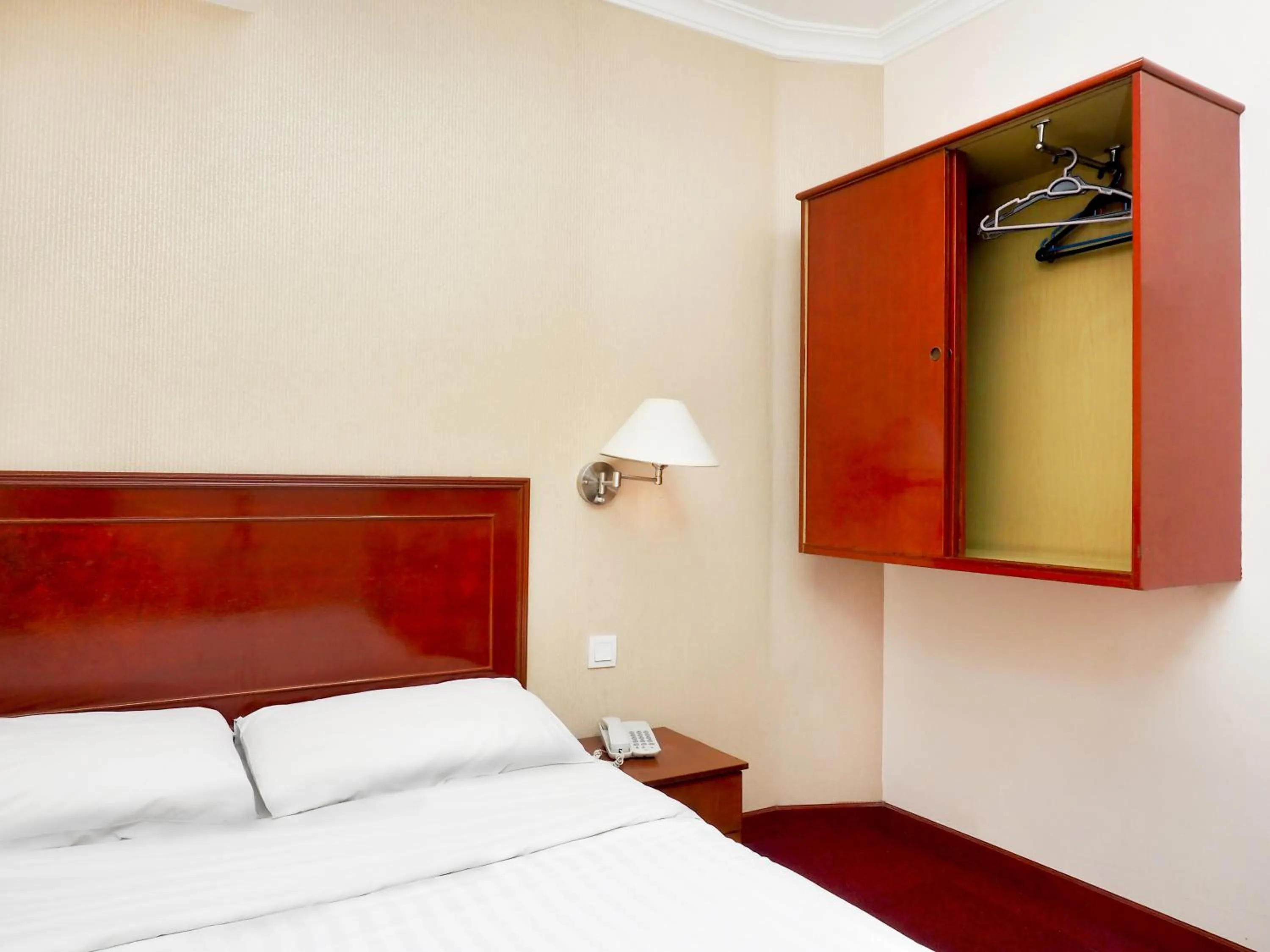 Standard Queen Room in Sun Inns Hotel Subang