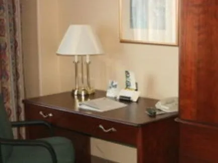 King Suite with Spa Bath in Maron Hotel & Suites