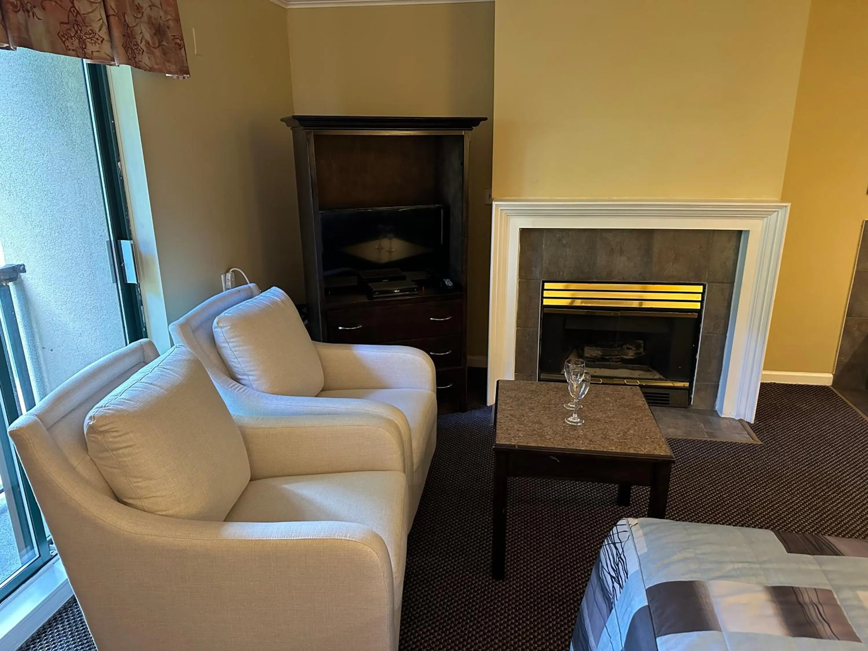Suite with Hot Tub in Canadian Inn