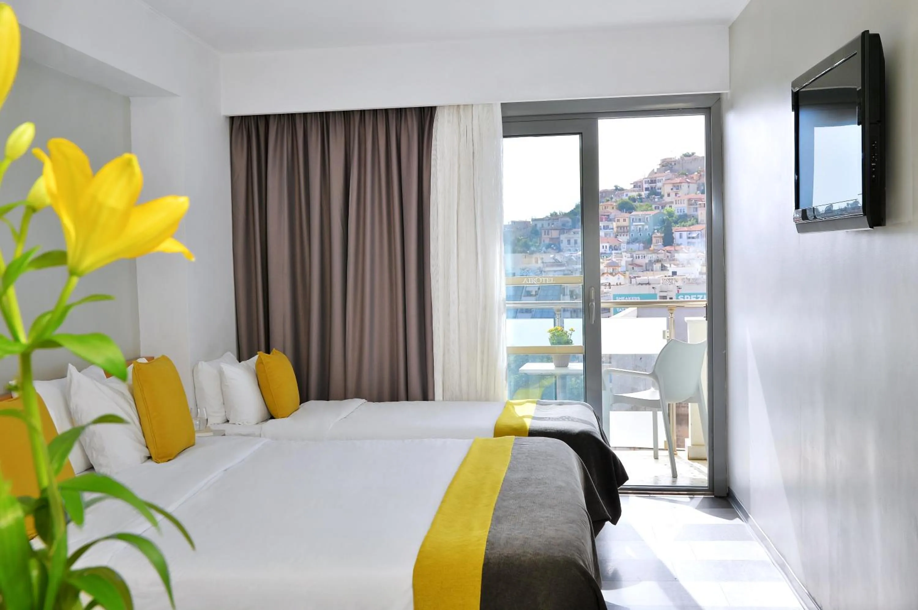 Triple Room with City View in Airotel Galaxy