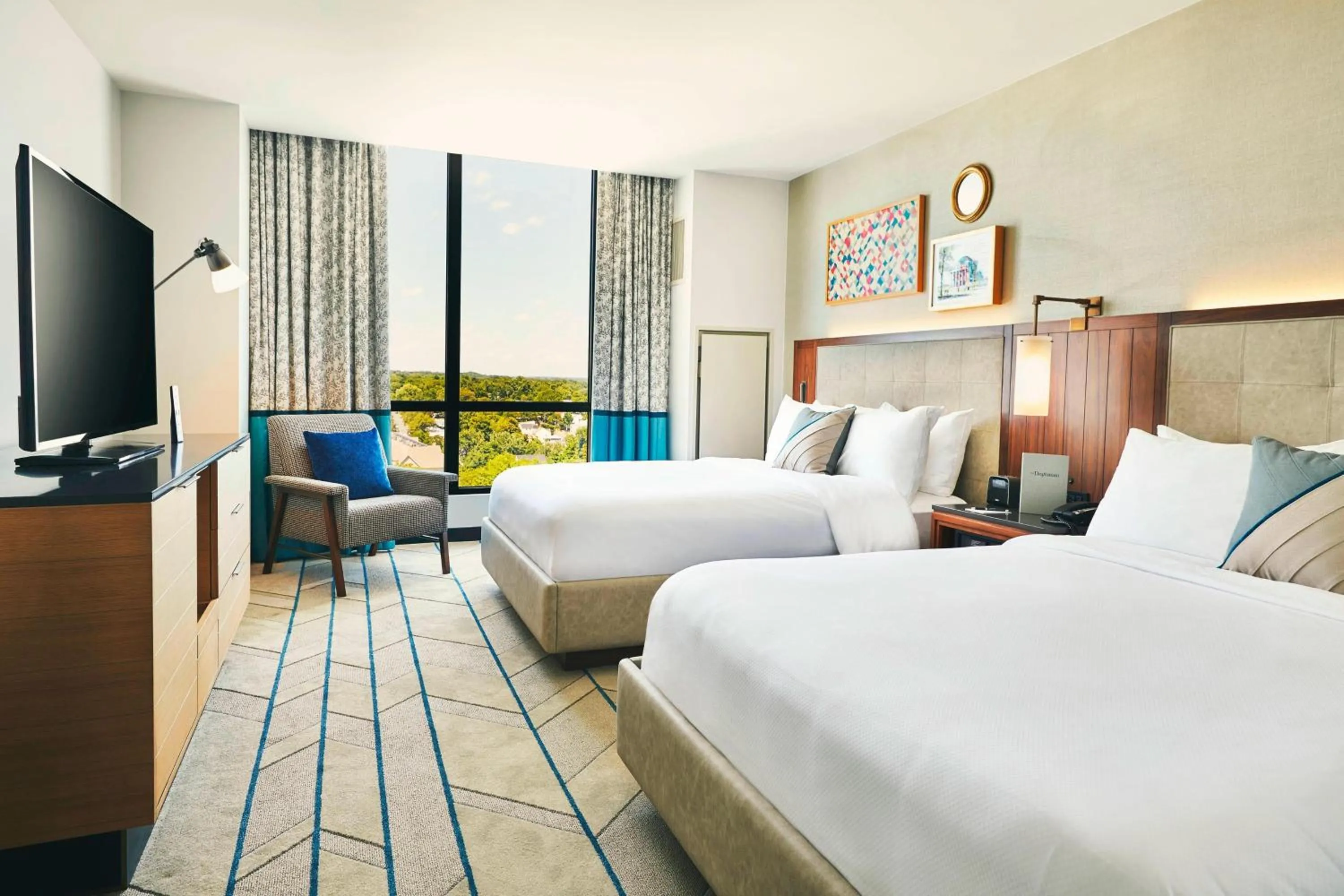 Queen Room with Two Queen Beds - Hearing Accessible in The Draftsman, Autograph Collection