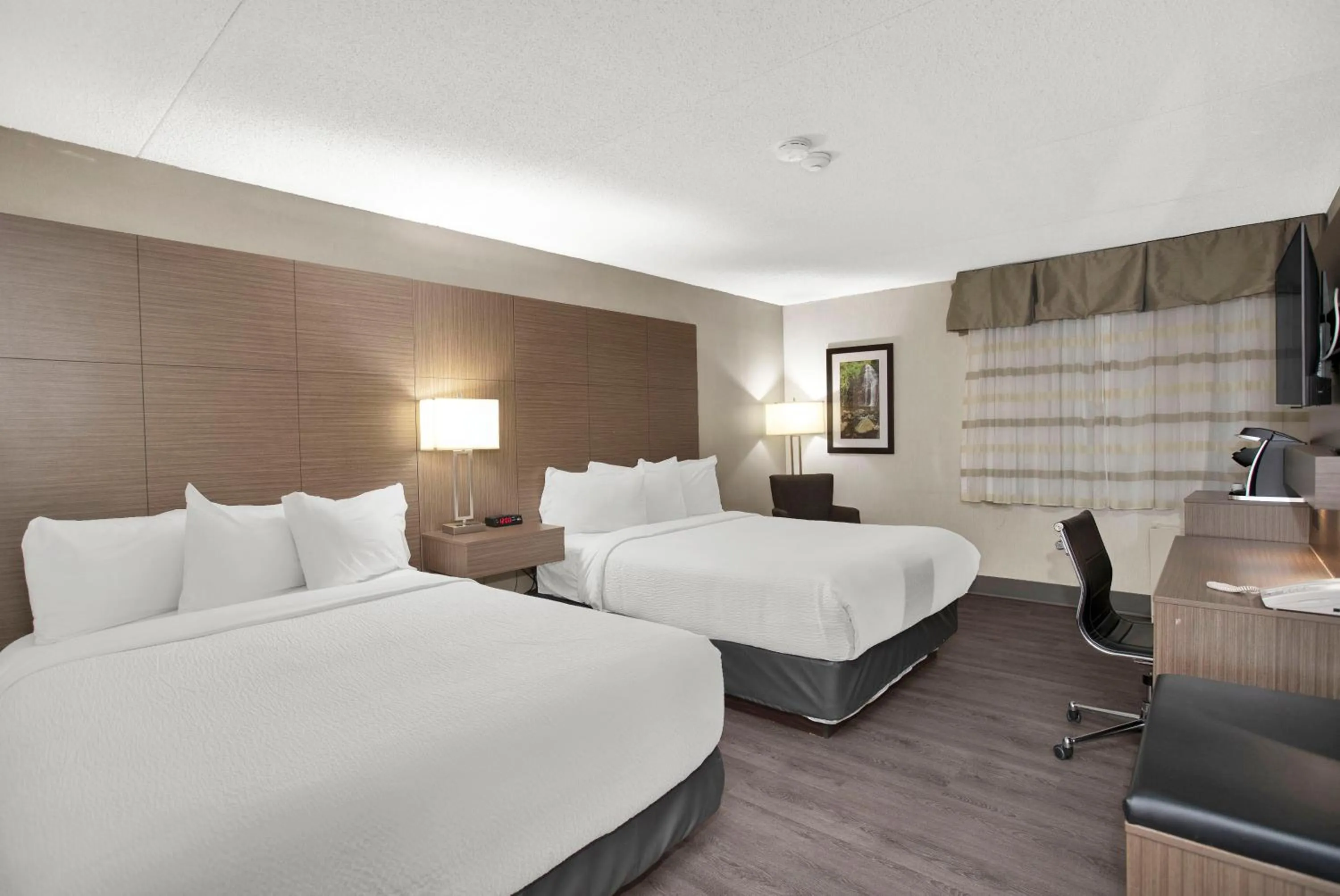 Queen Room with Two Queen Beds and Pool View in Superior Inn Hotel and Conference Centre Thunder Bay