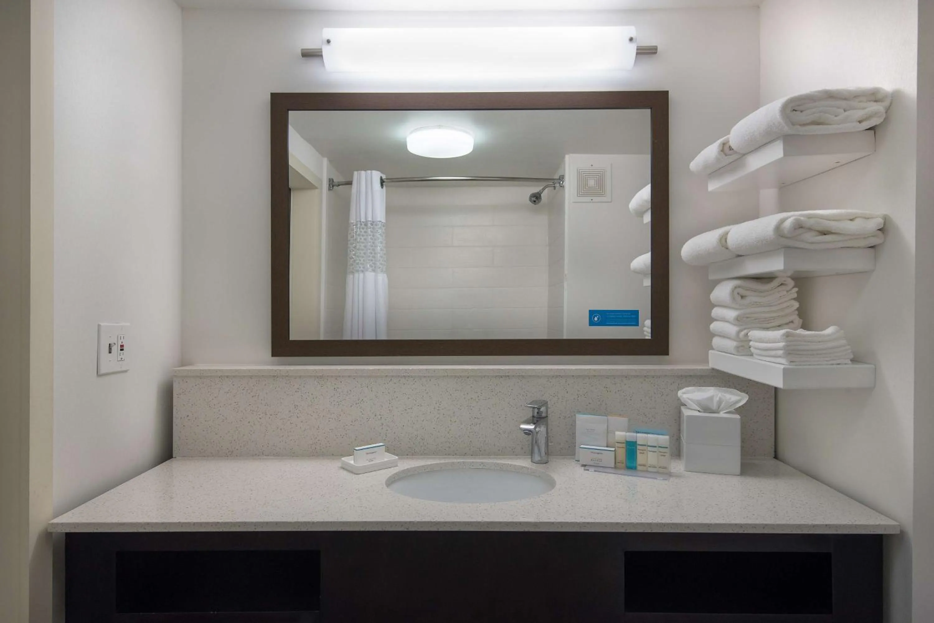 Queen Room with Two Queen Beds (4 Adults) in Hampton Inn Commerce