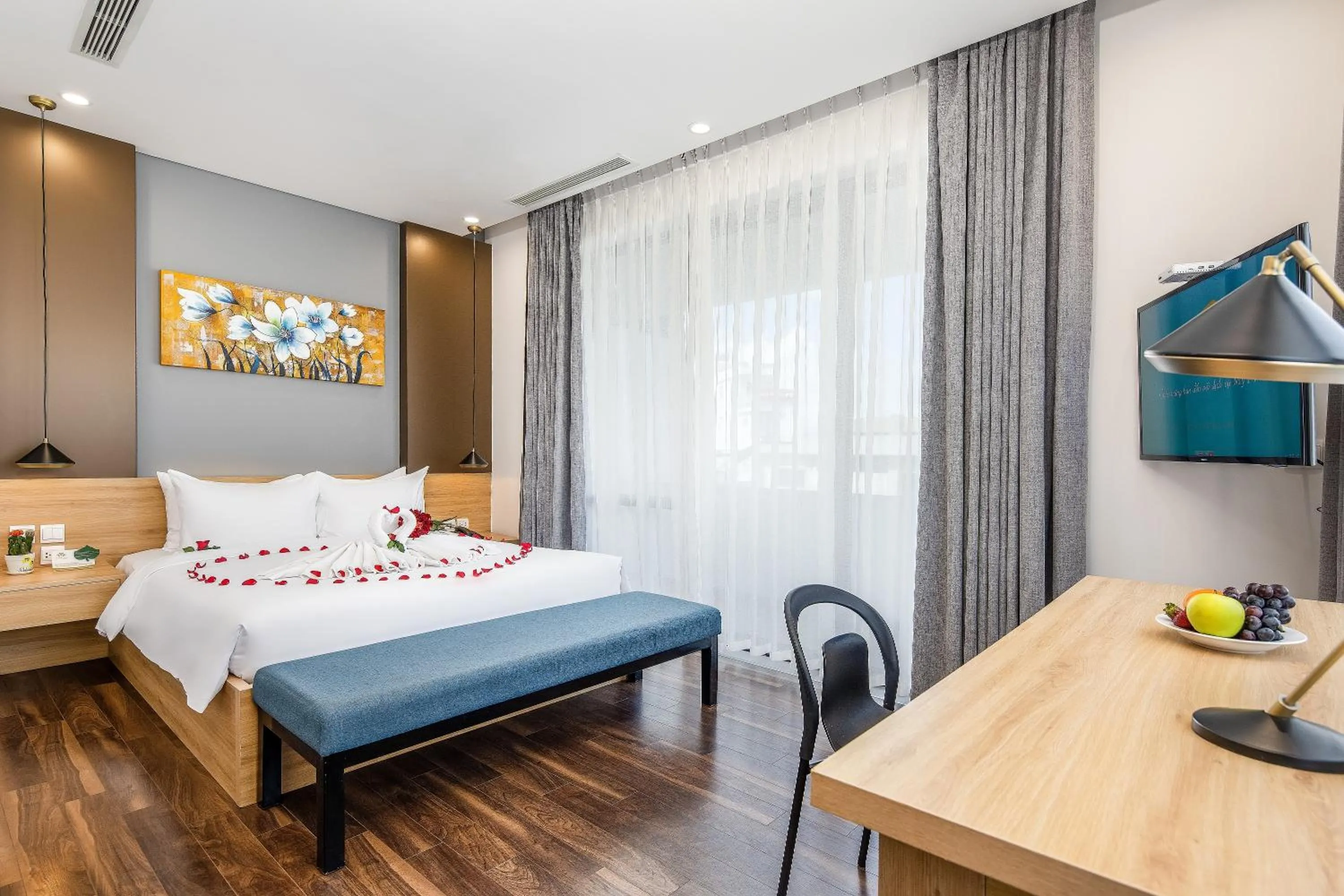 Double Room with Balcony (2 Adults + 1 Child) in Magnolia Hotel