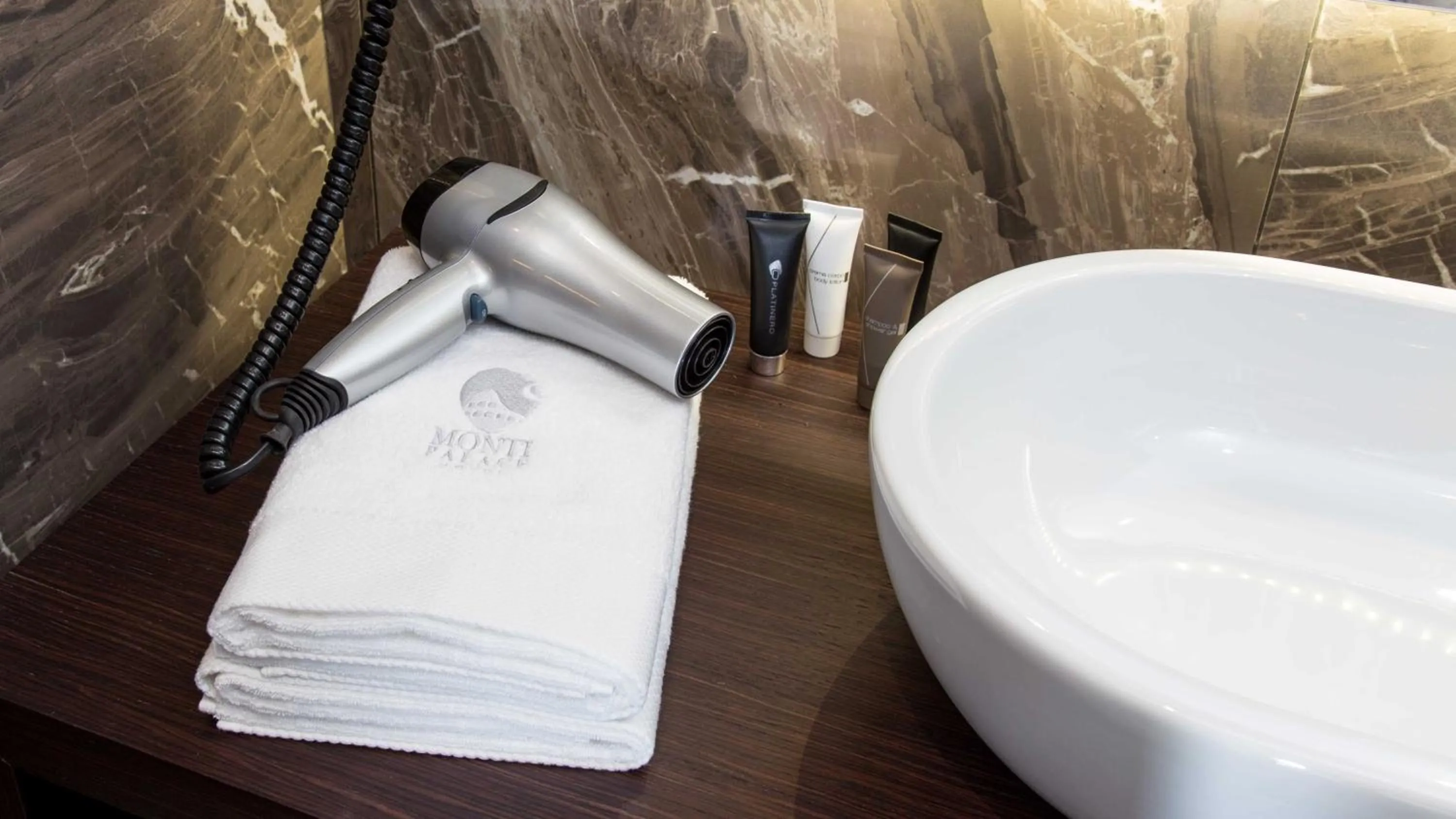 Prestige 1-3 in Monti Palace Hotel