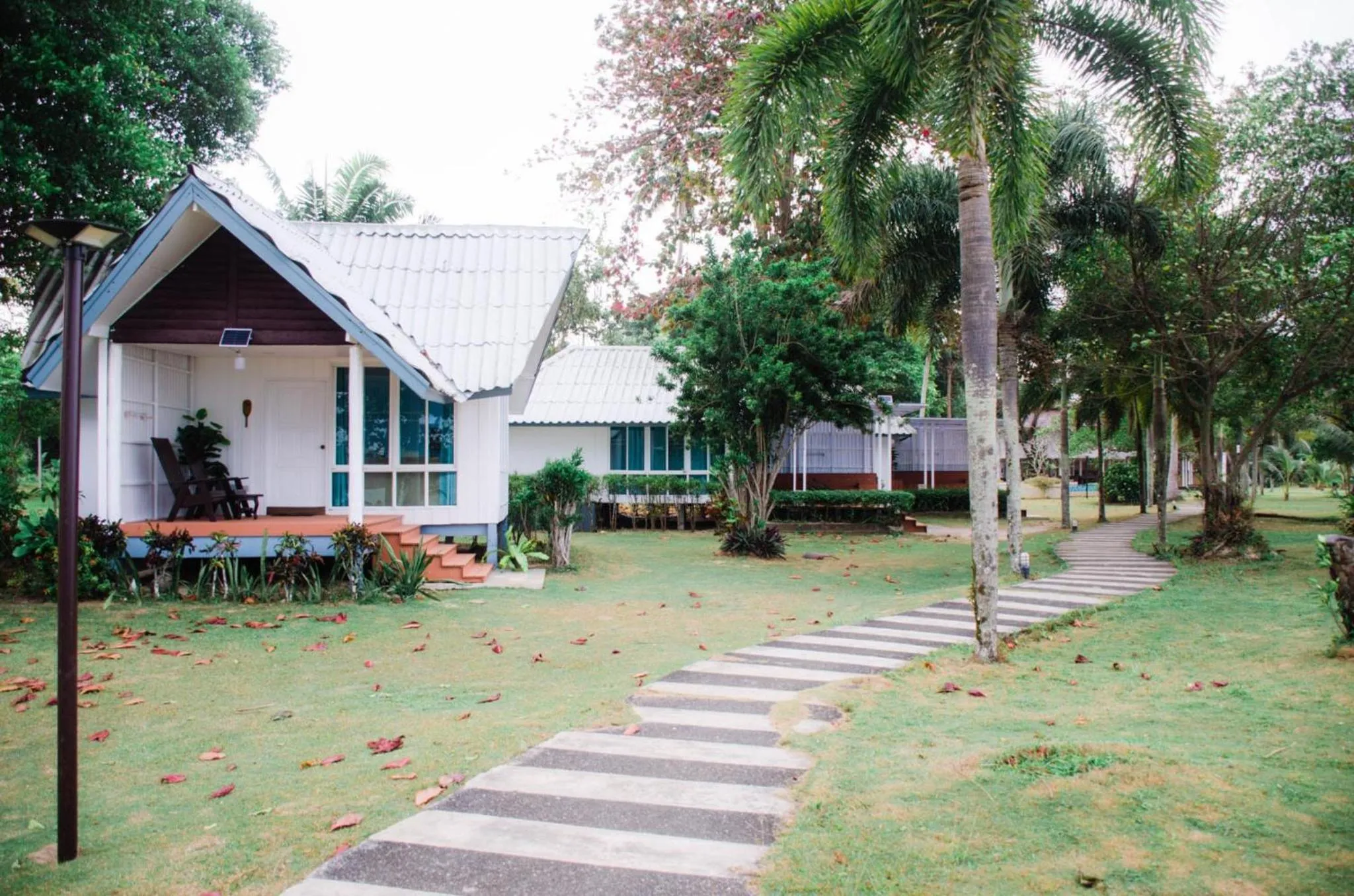 Comfort Bungalow - Beach Front in Koh Mak Resort